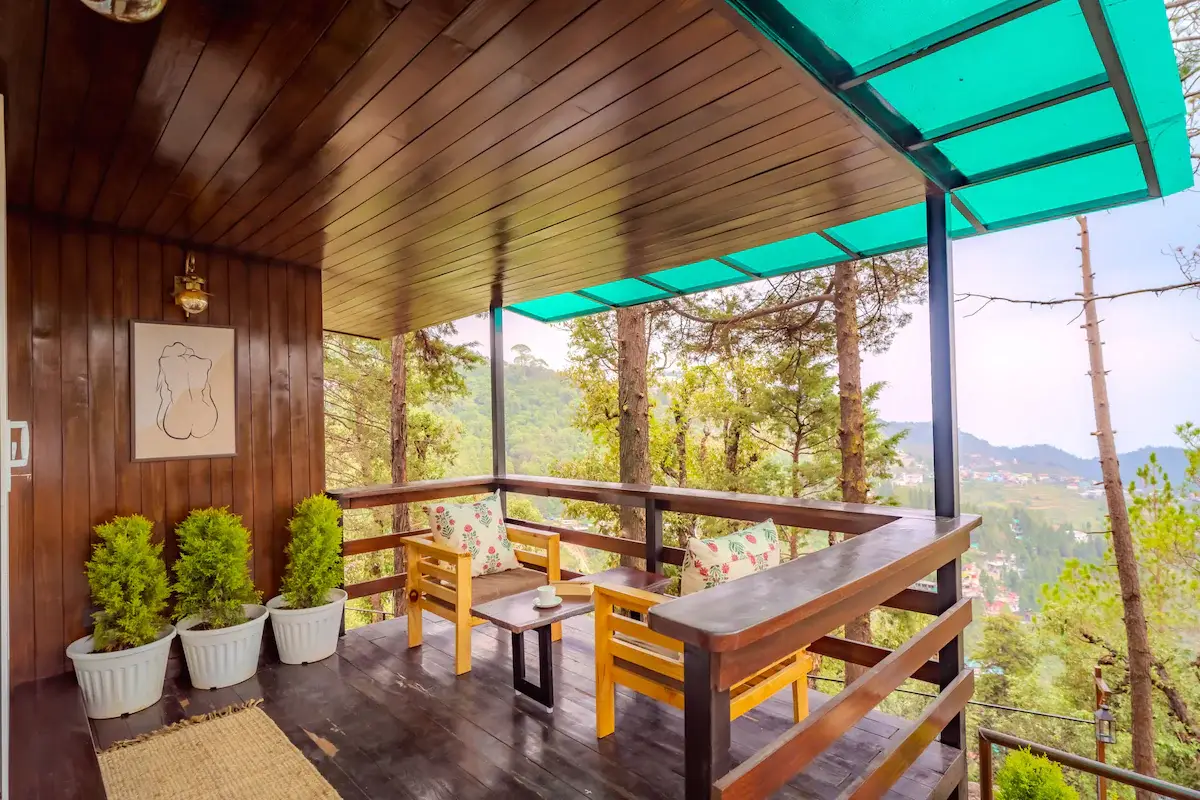 The Flamingo - Treehouse with ensuite Jacuzzi