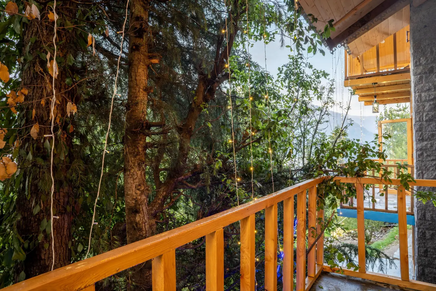 Jibhi Peaks Duplex Cottage With A Hot Tub