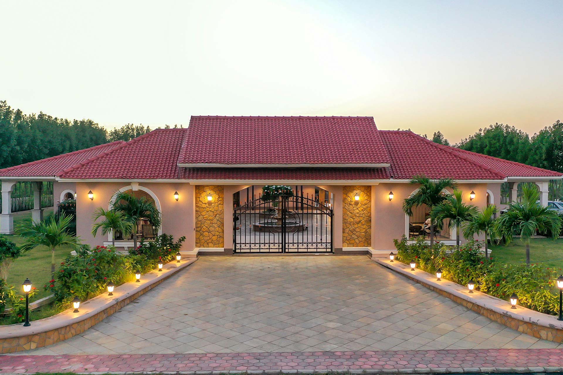 3 Rooms @ Desert Palms - Image 5