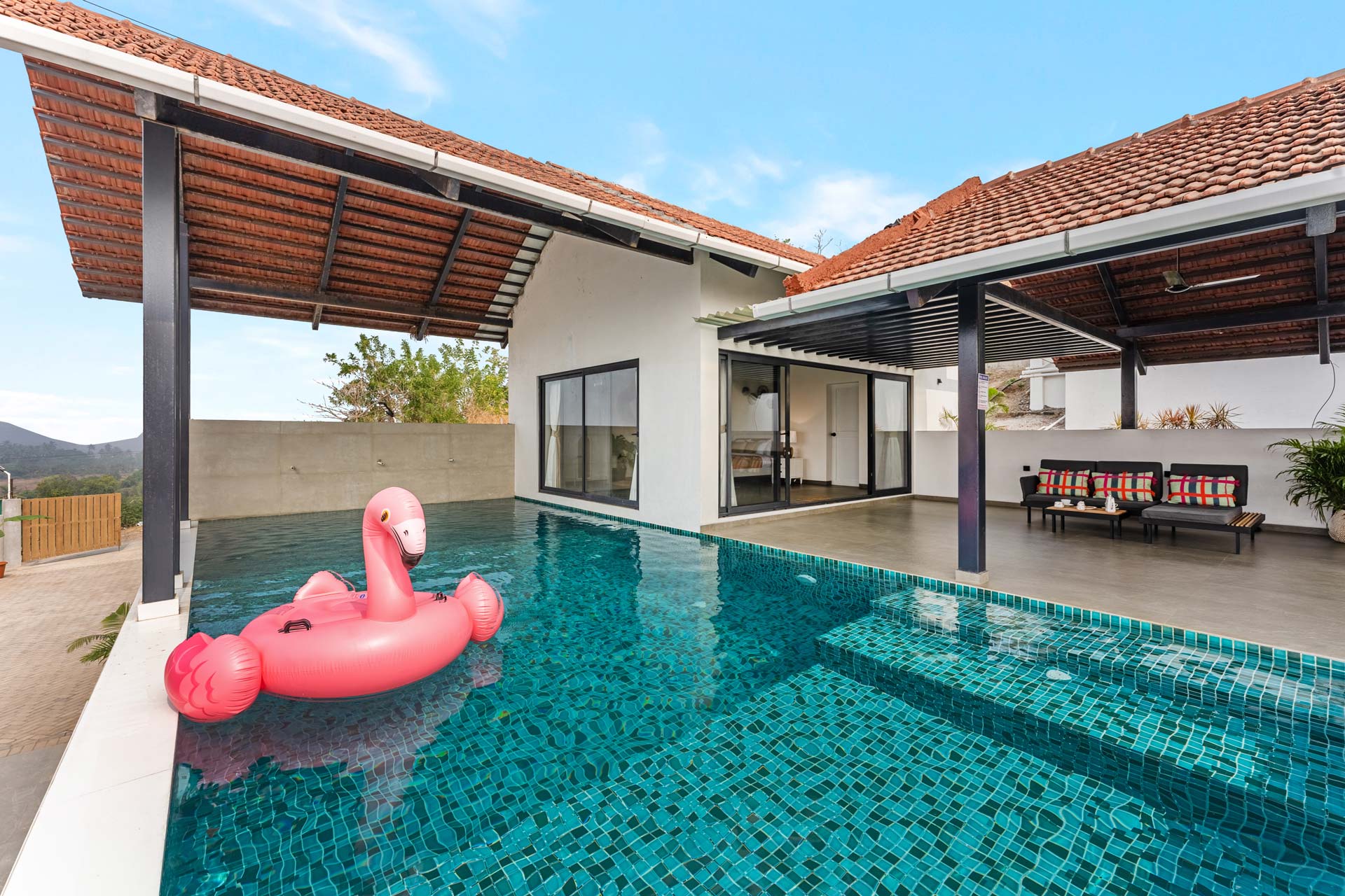 Ekan - A Sundowner - Image 3