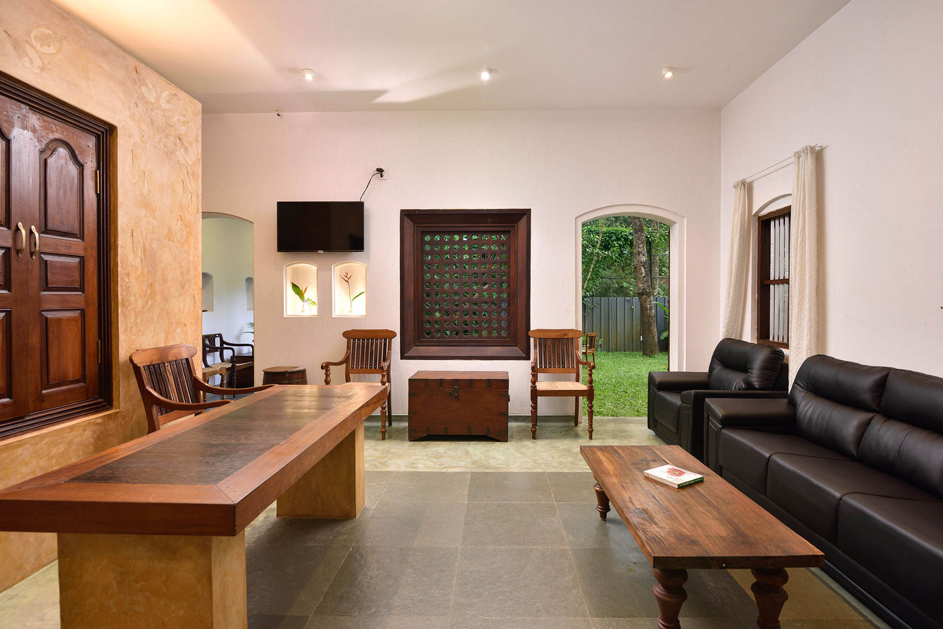 Deluxe room @ Shalom Villa