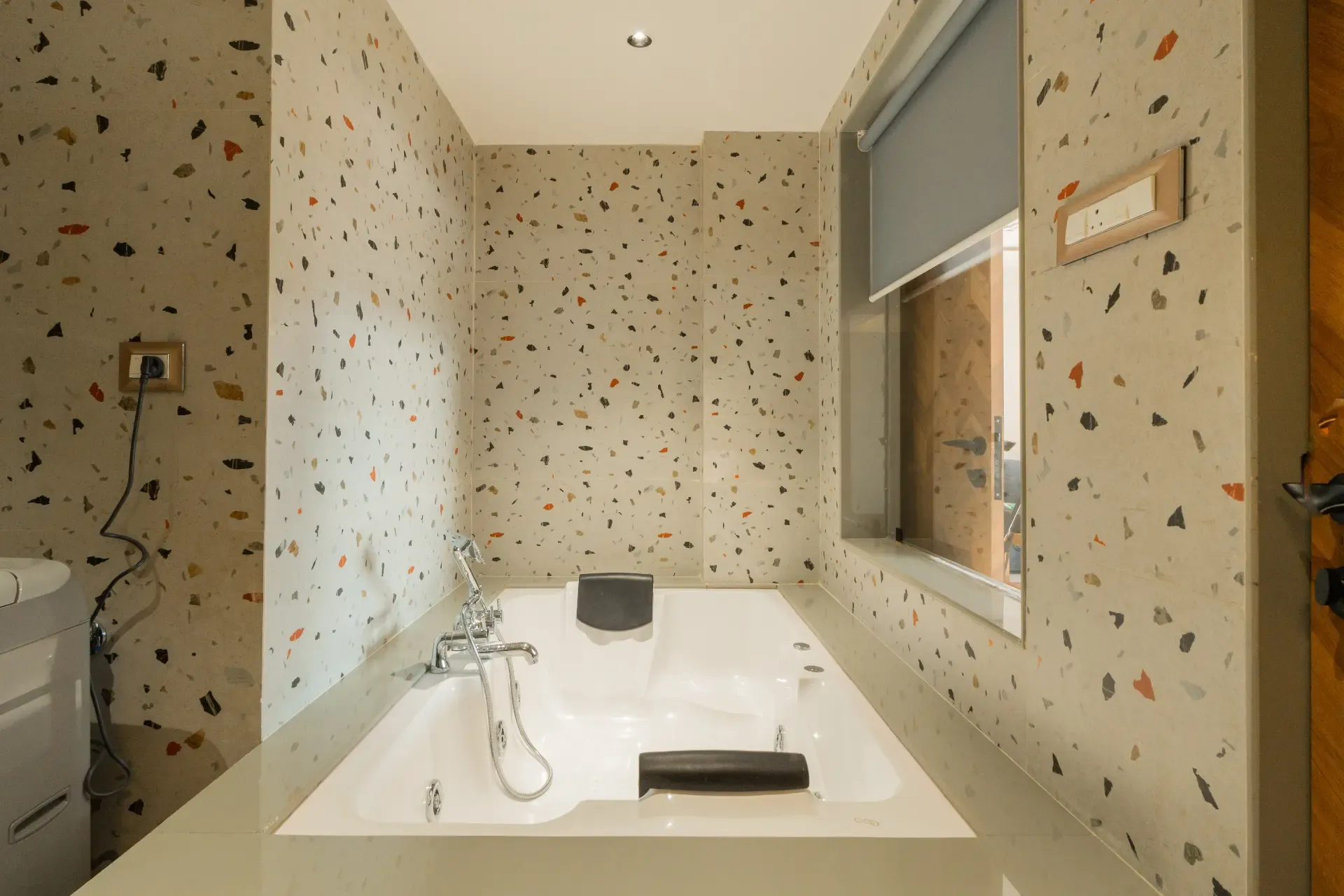 Kamerios Maris | 1-BHK | Jacuzzi | Common Rooftop Pool | Lift - Image 5