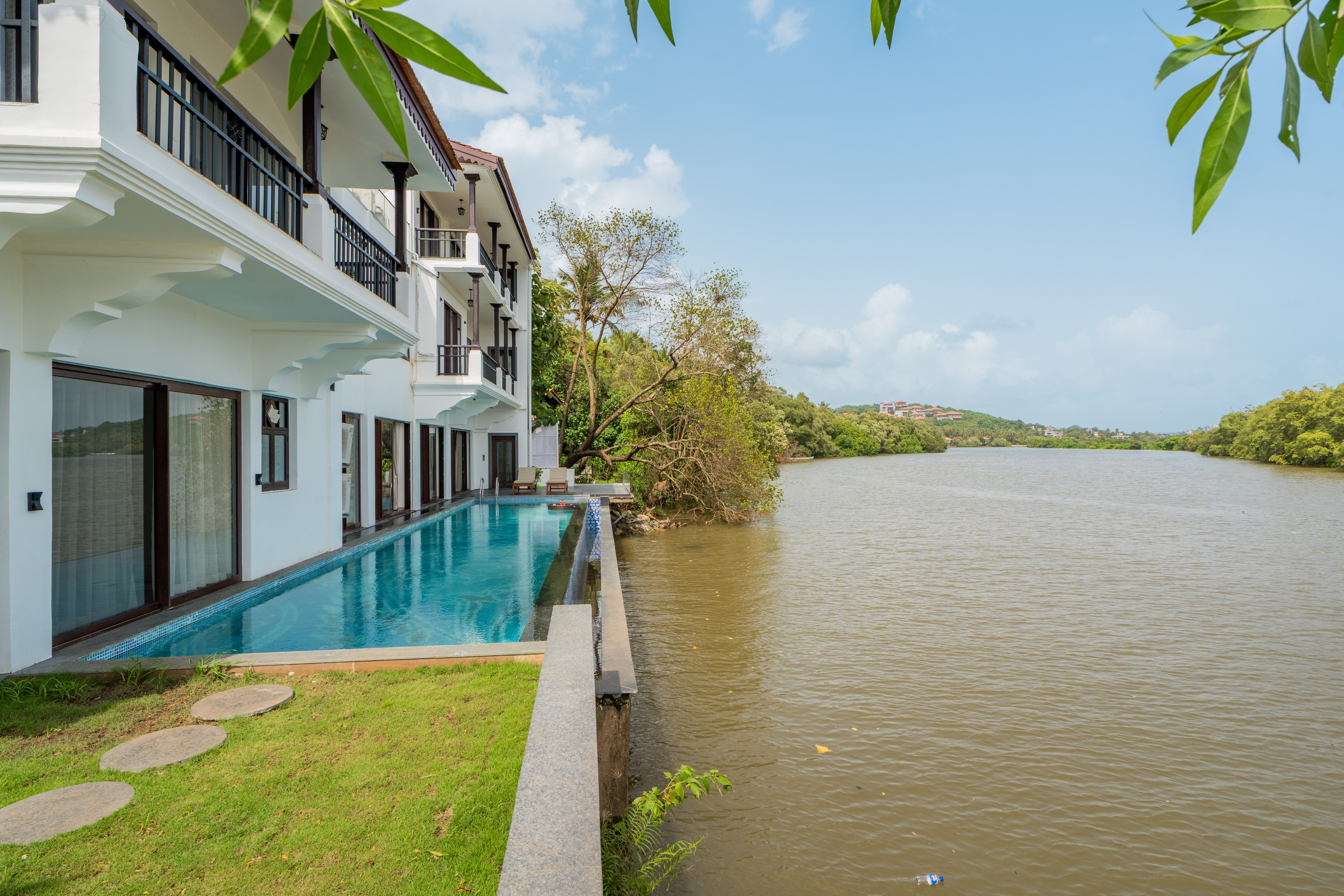 Villa Fleuve | 6-BHK Getaway By the River With Infinity Pool, Lift & Bar Lounge