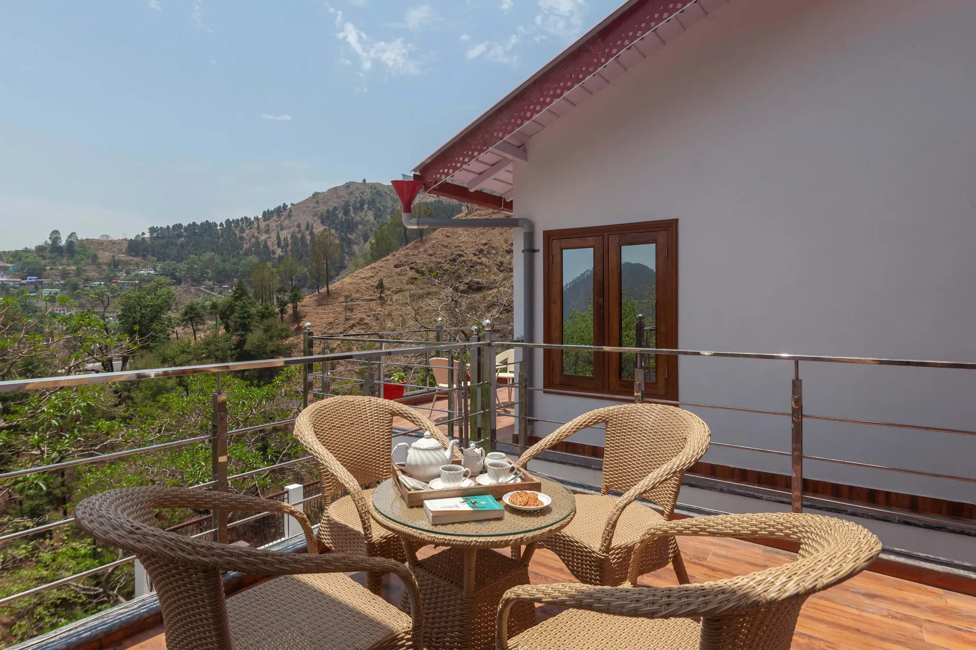 Amara Dusk | 4-BHK | Hill Views | Pet friendly | Proximity to Kainchi Dham - Image 3