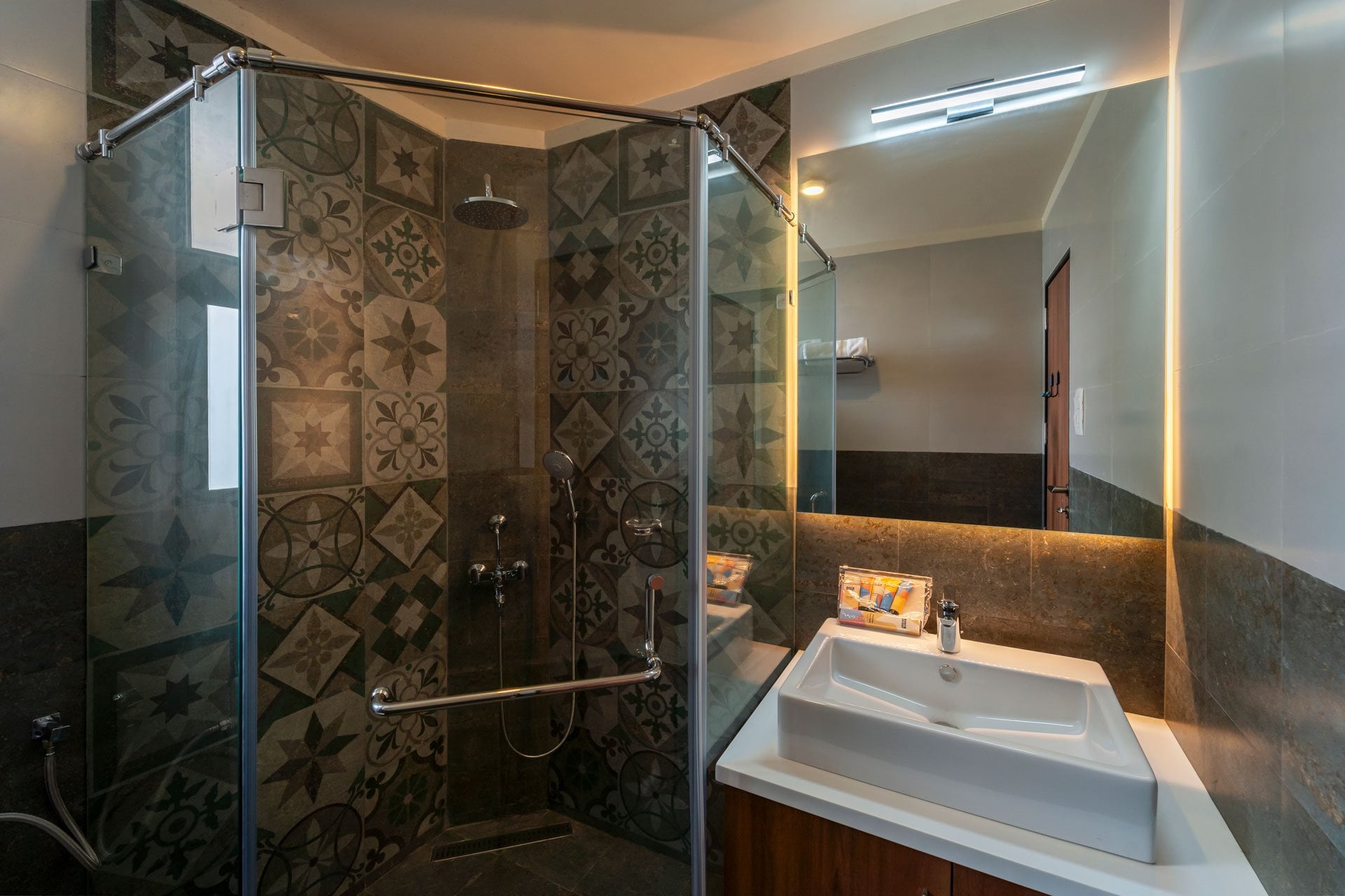 The Deck & Dawn Ecstasy