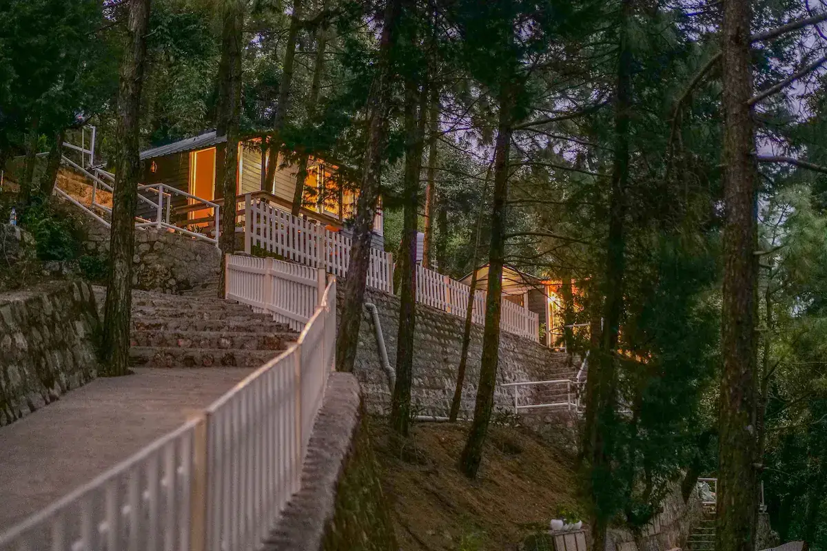 Srivasa - Misty Pine Cottage, Mussoorie