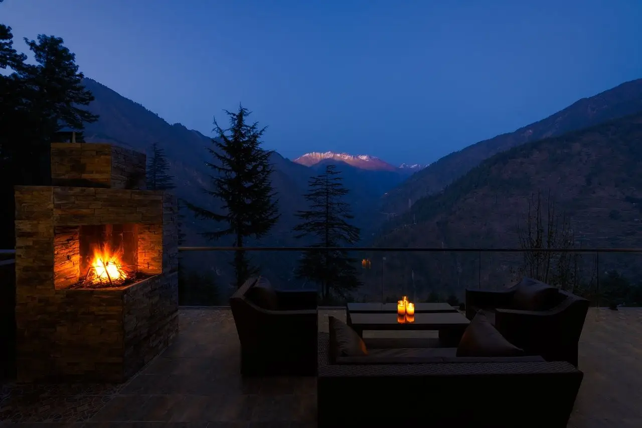 Zephyr Classic Cottage | Scenic Hill Getaway With Pool, Gym & Restaurant - Image 5