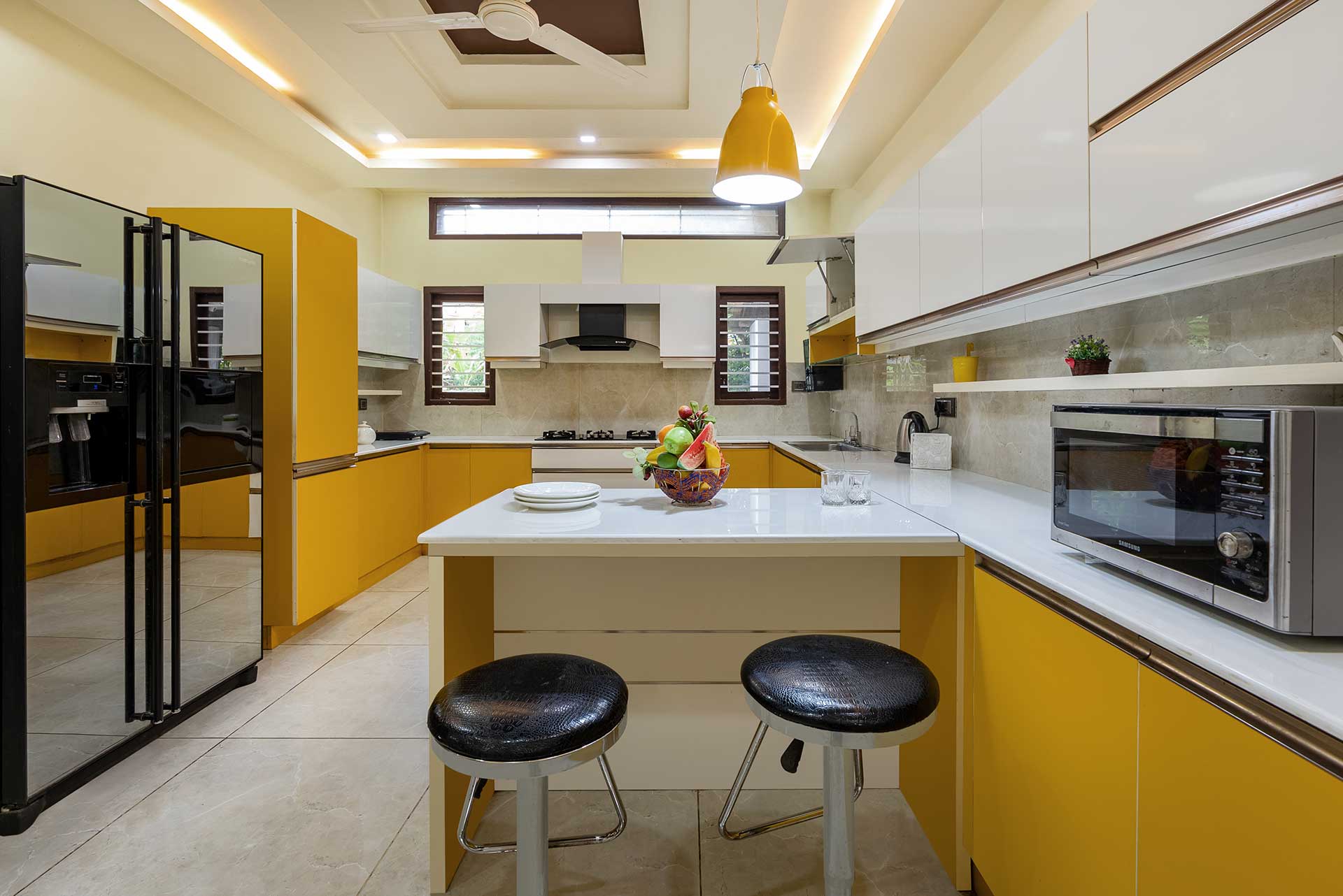 Tropical Whispers @ Raindrops