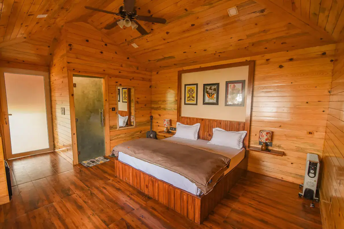 Srivasa - Misty Pine Cottage, Mussoorie