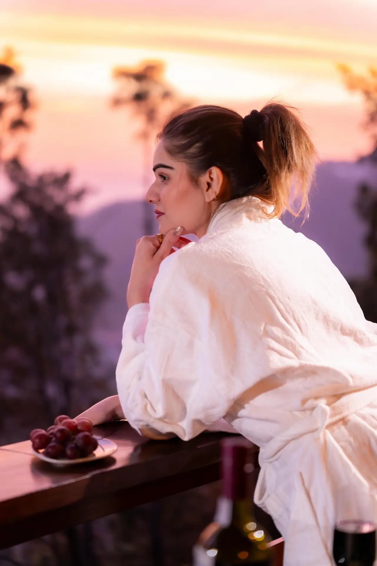 The Kingfisher Treehouse With Jacuzzi - Image 3