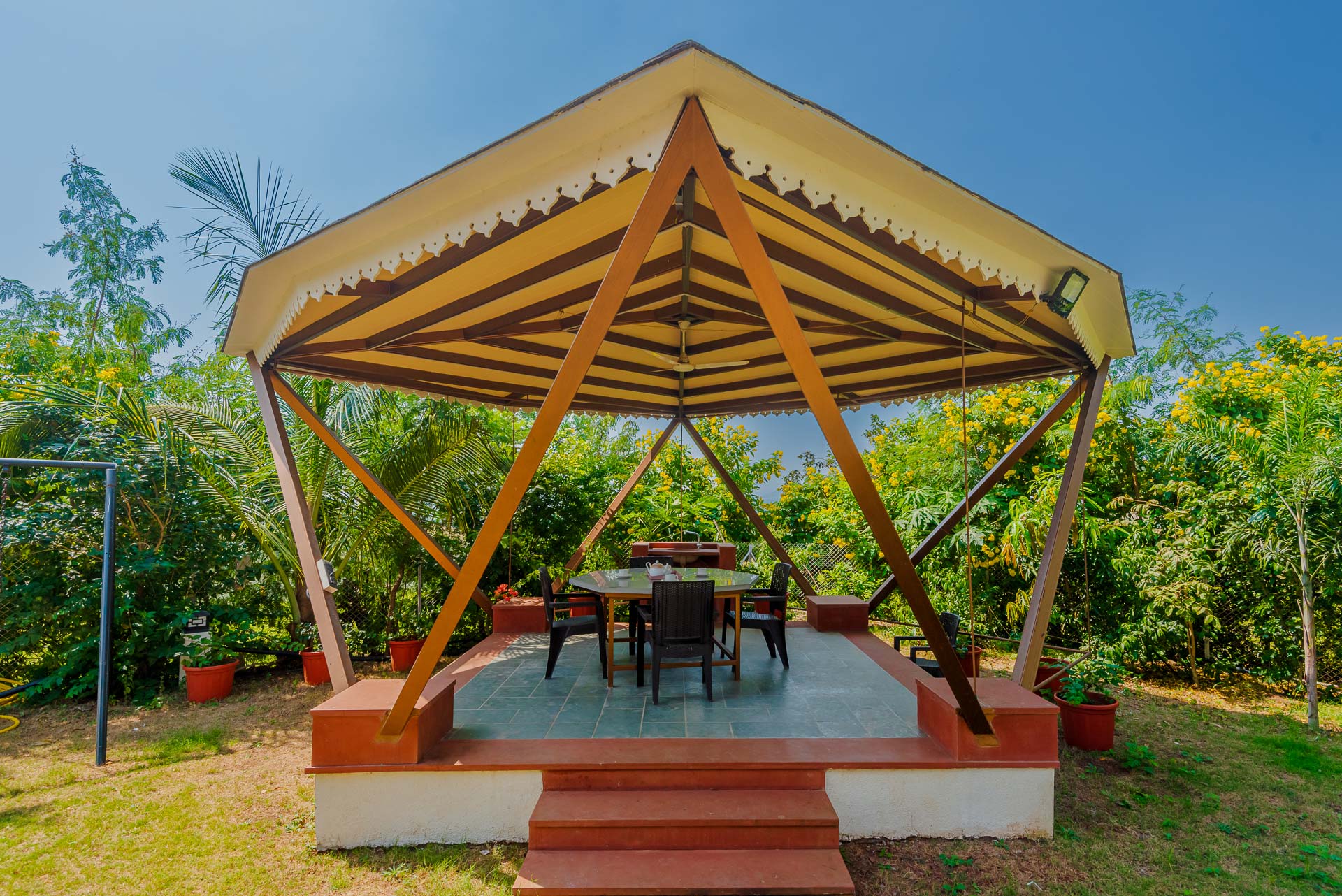 Hill Crest Mansion - Image 4