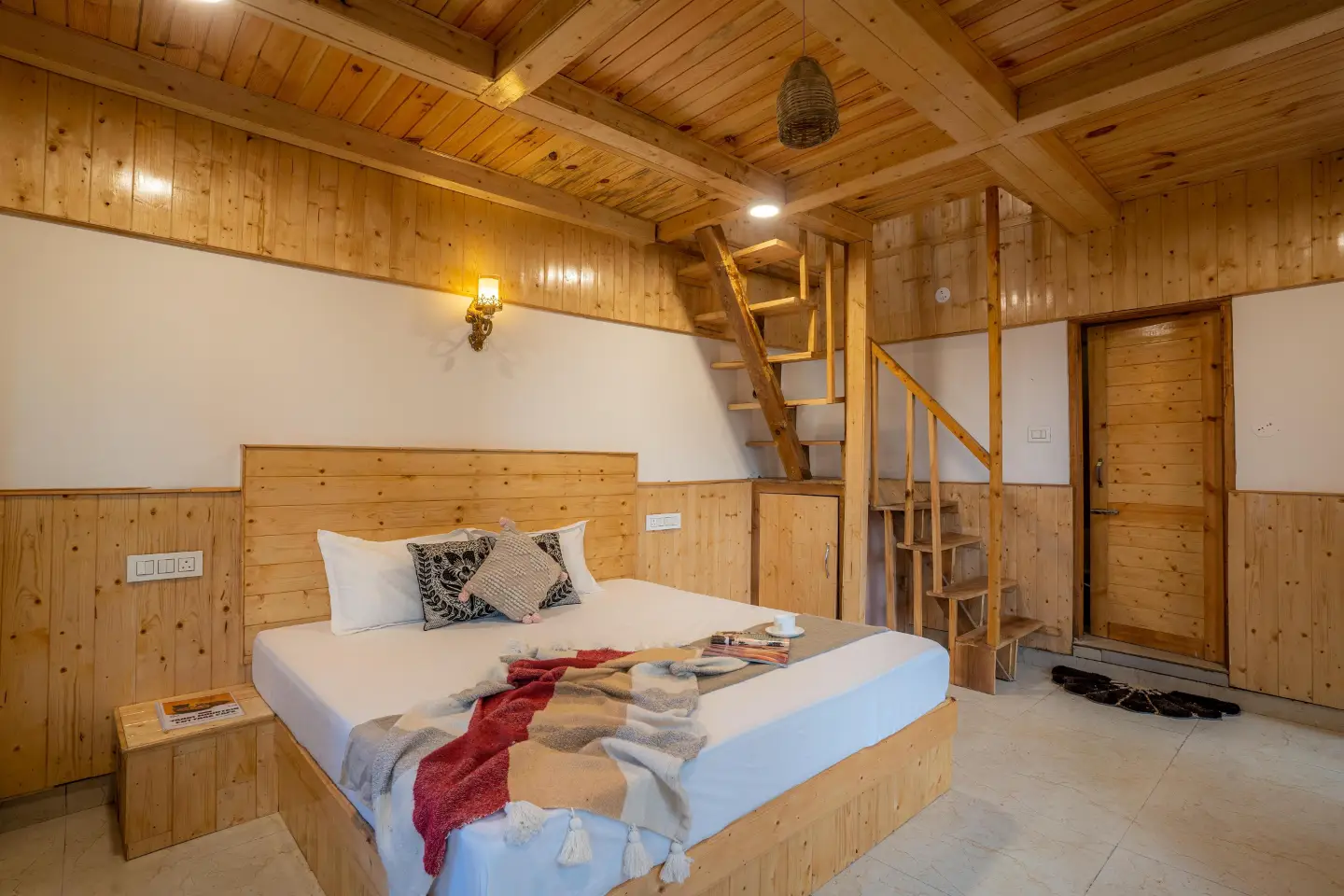 Jibhi Peaks Duplex Cottage With A Hot Tub