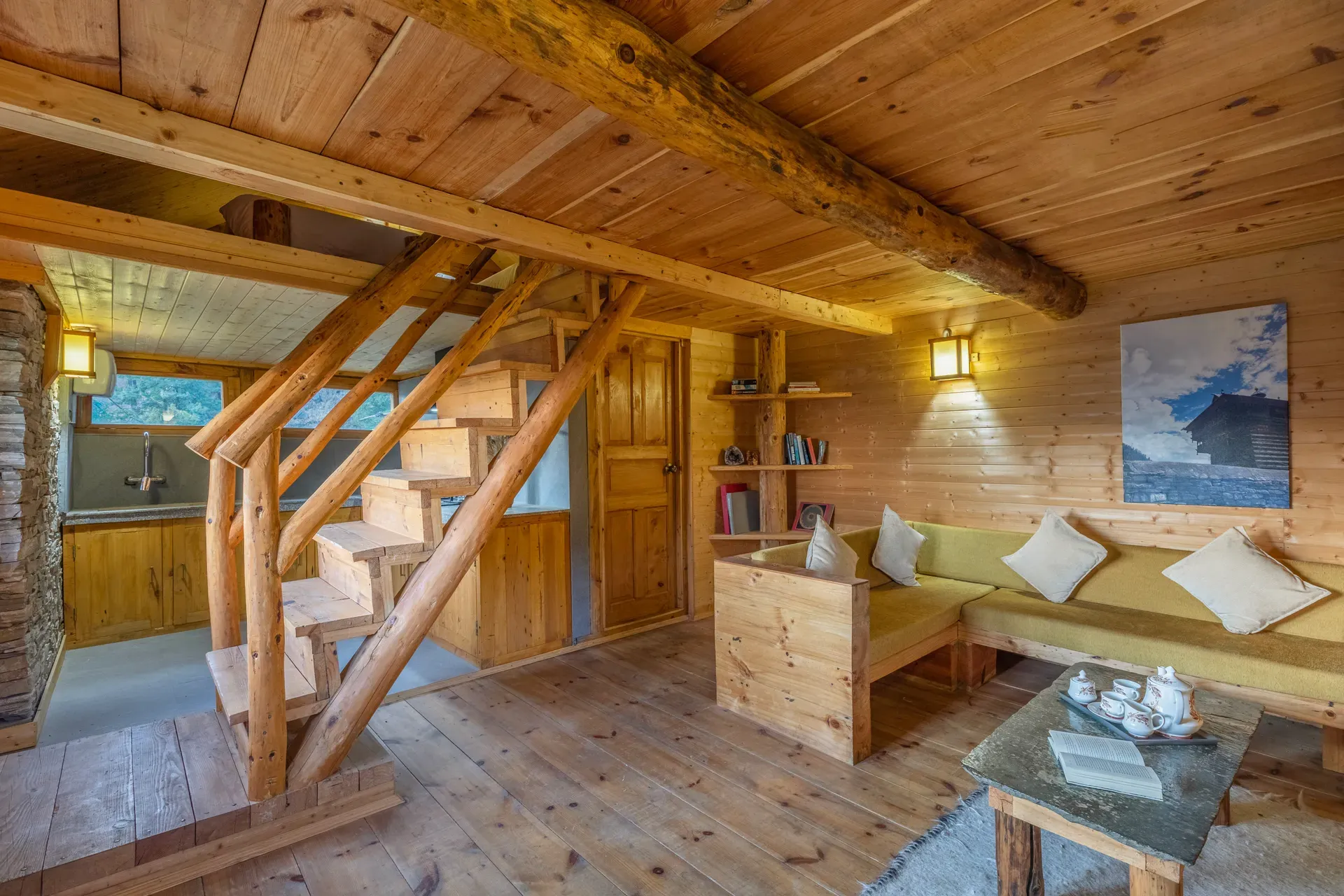Skylounge | Pet-friendly Traditional 4-Bedroom Retreat With Sauna & Garden Near Haku Temple
