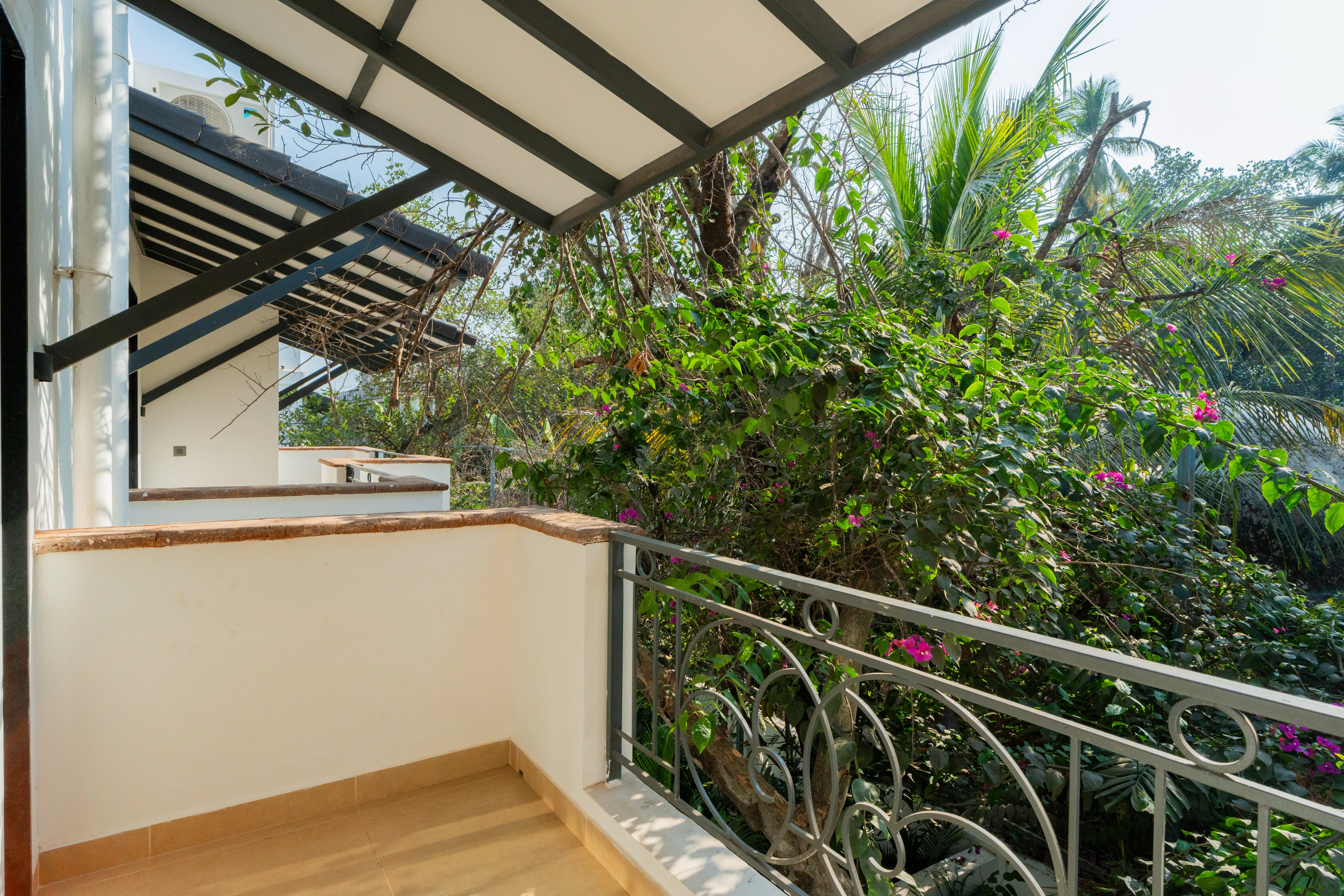 Laguna Camellia | Opulent 4-BHK Getaway Near Popular Beaches With Private Pool, Balcony & Indoor Bar