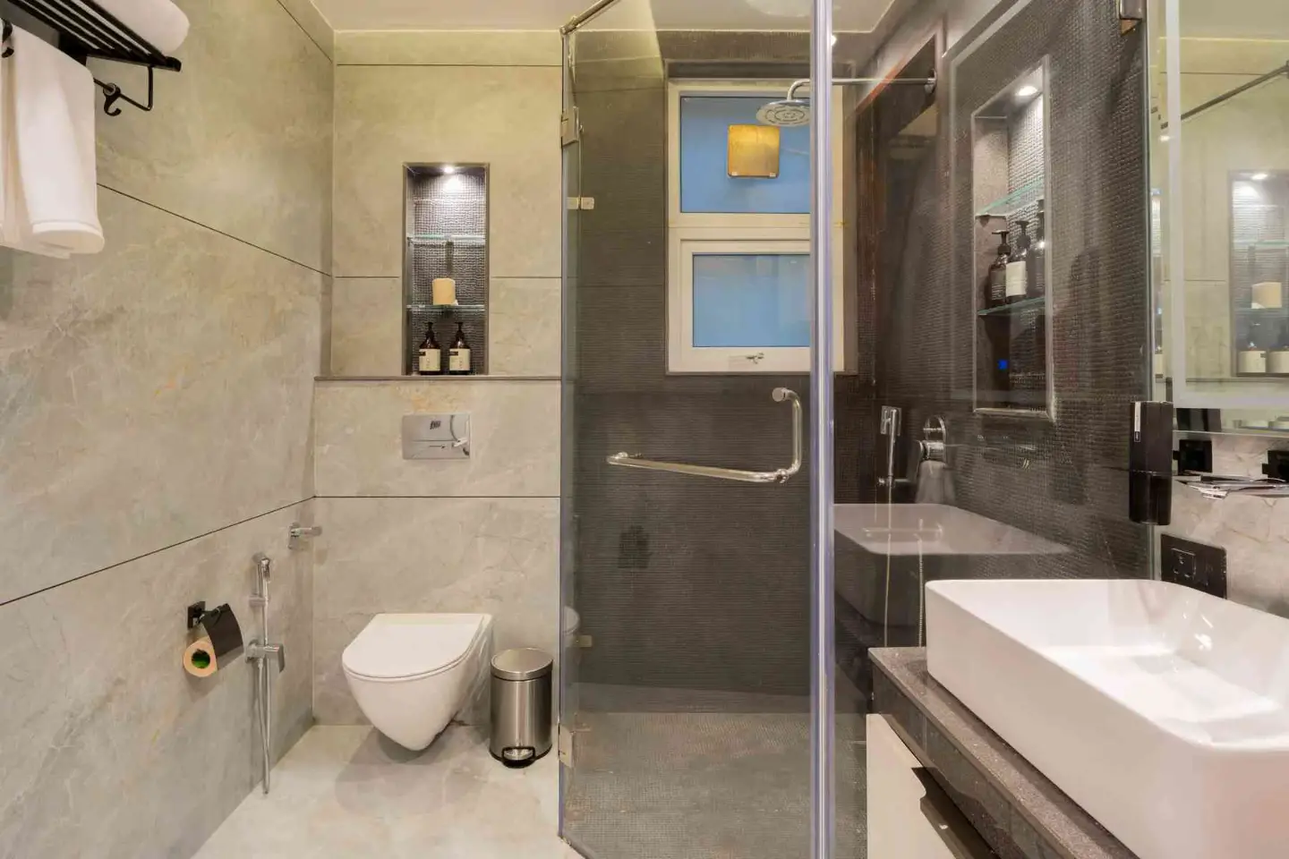 Royce Cottage | Luxe Hilltop 4-BHK Retreat With Indoor Bar, Terrace & Scenic Views