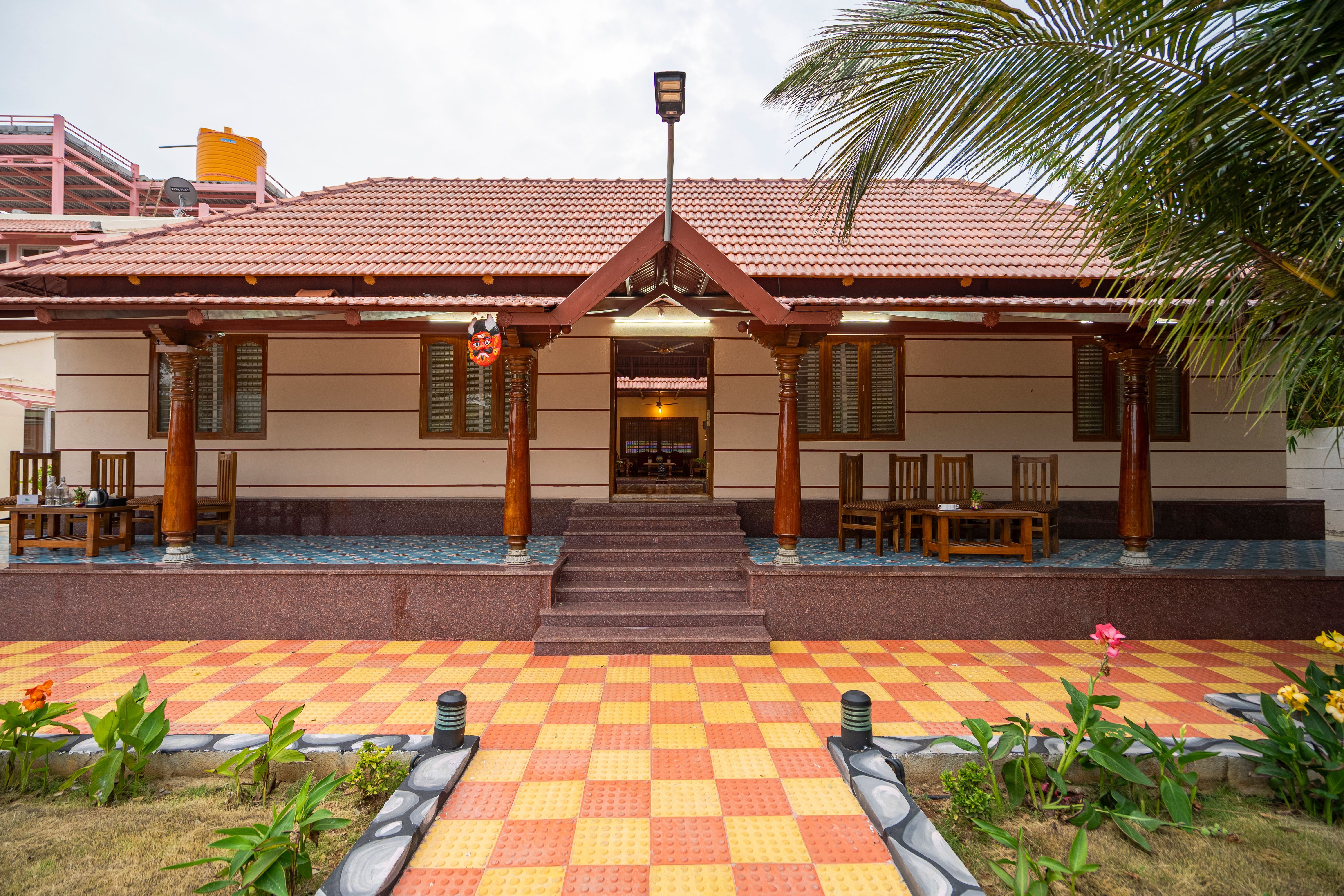 APR | 1 Pet-friendly suite Scenic view with Shared swimming pool, outdoor play area and Fire pit 