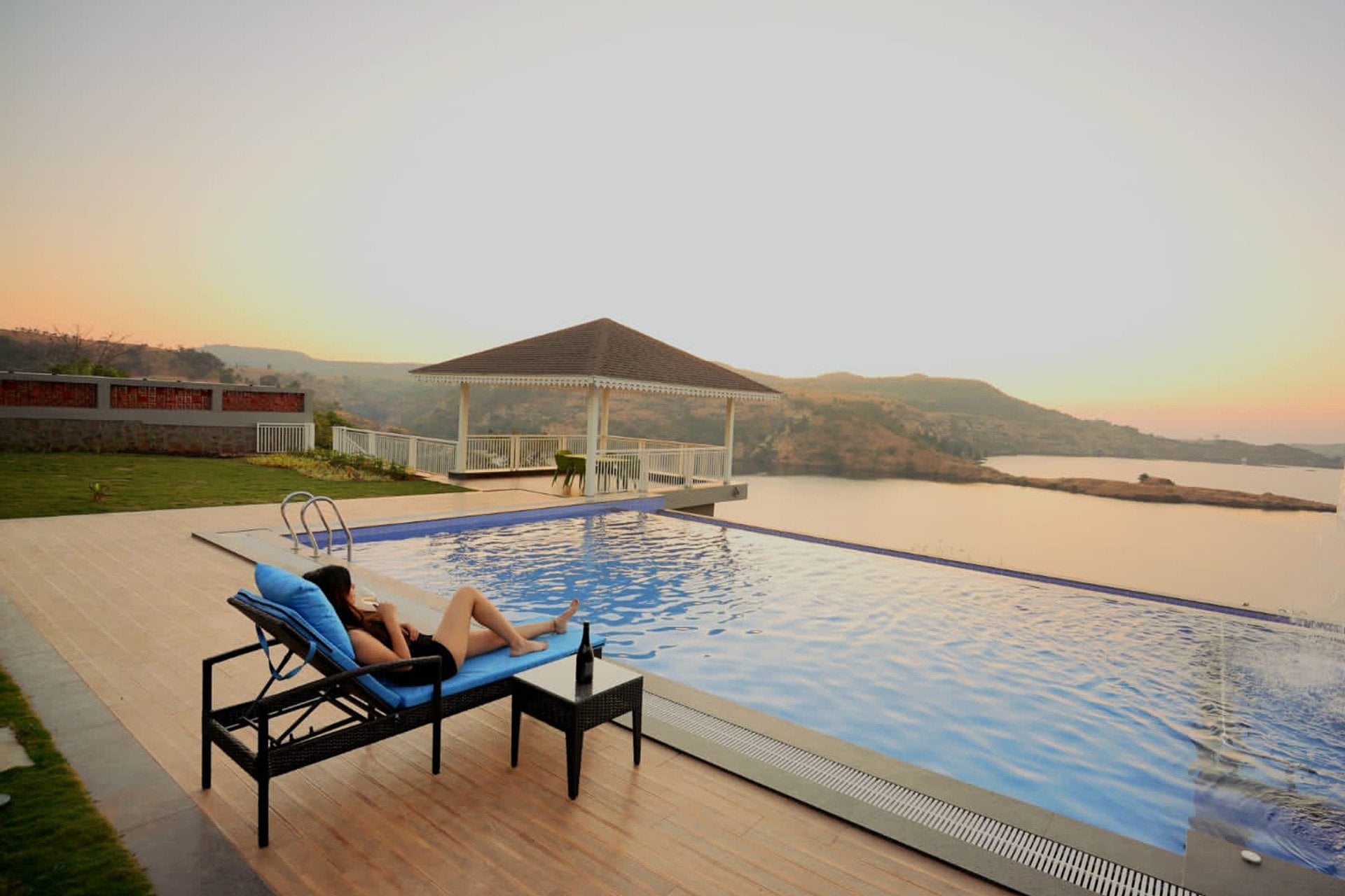 The Aquamarine Villa - Igatpuri
