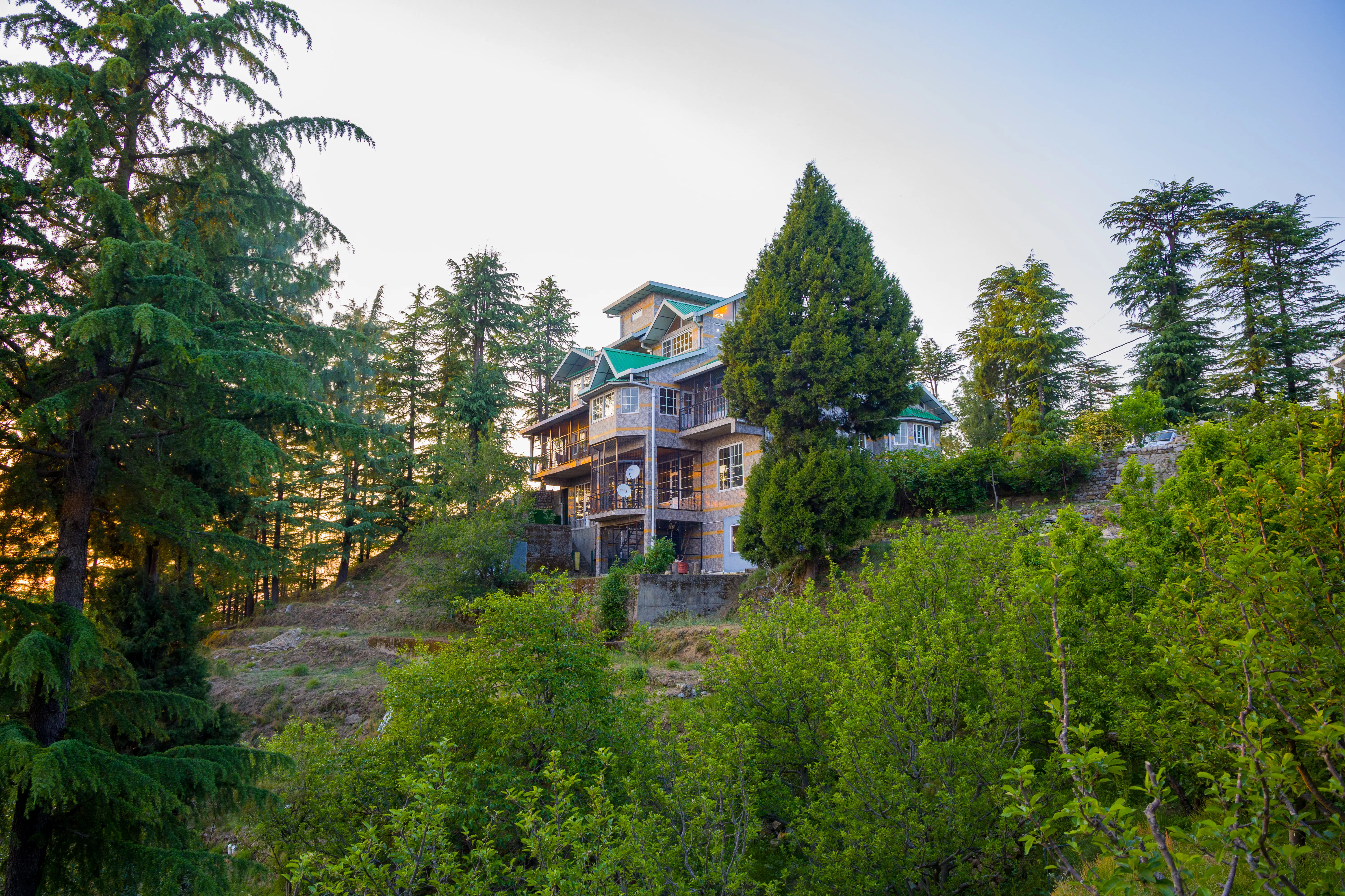 Hill Top Farmstead | Heritage 3-BHK English-Style Villa With Balcony, Gazebo & Stunning Hill Views