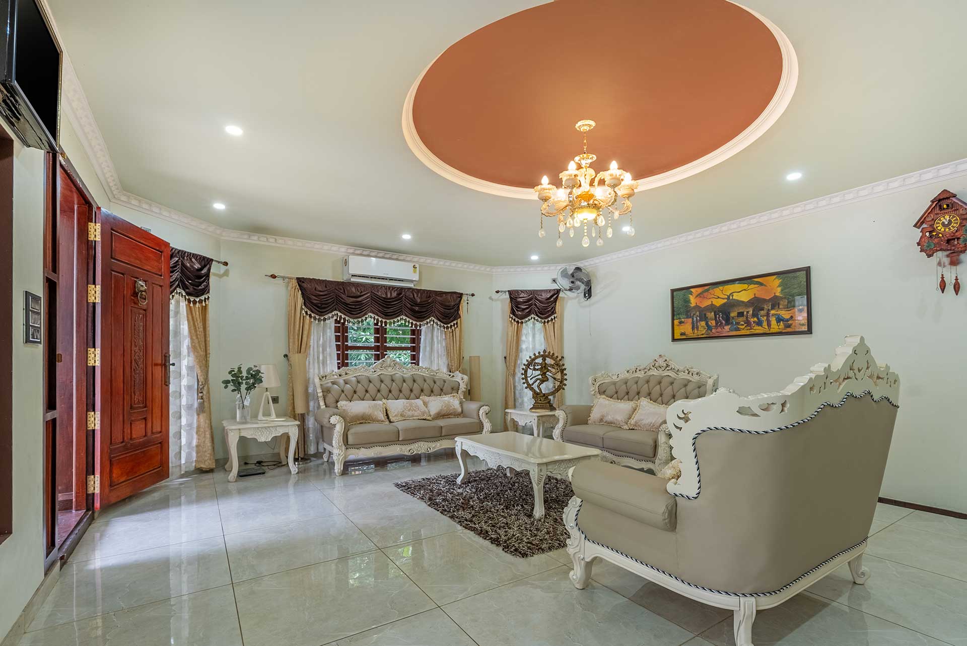 Tropical Whispers @ Raindrops