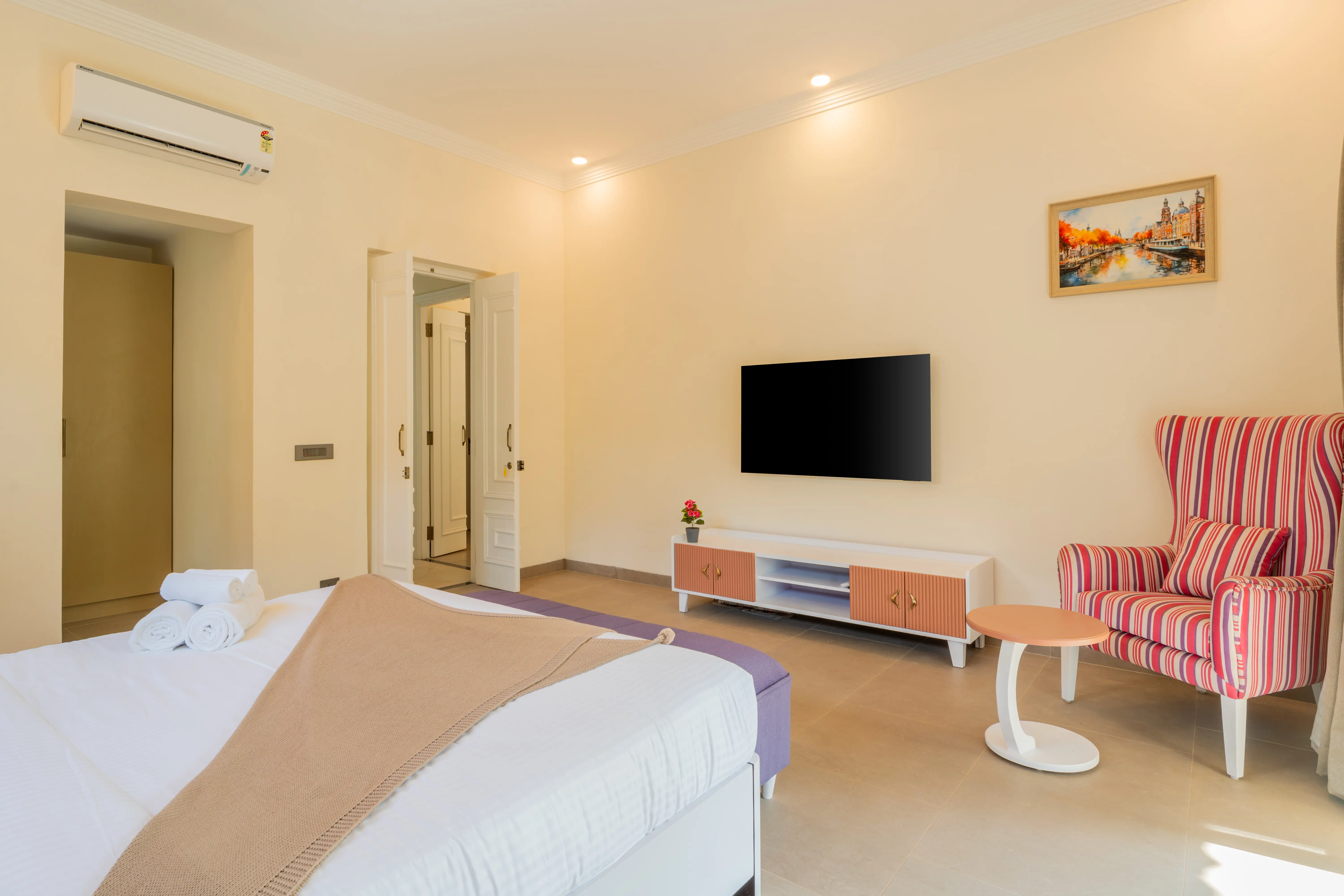 Laguna Camellia | Opulent 4-BHK Getaway Near Popular Beaches With Private Pool, Balcony & Indoor Bar