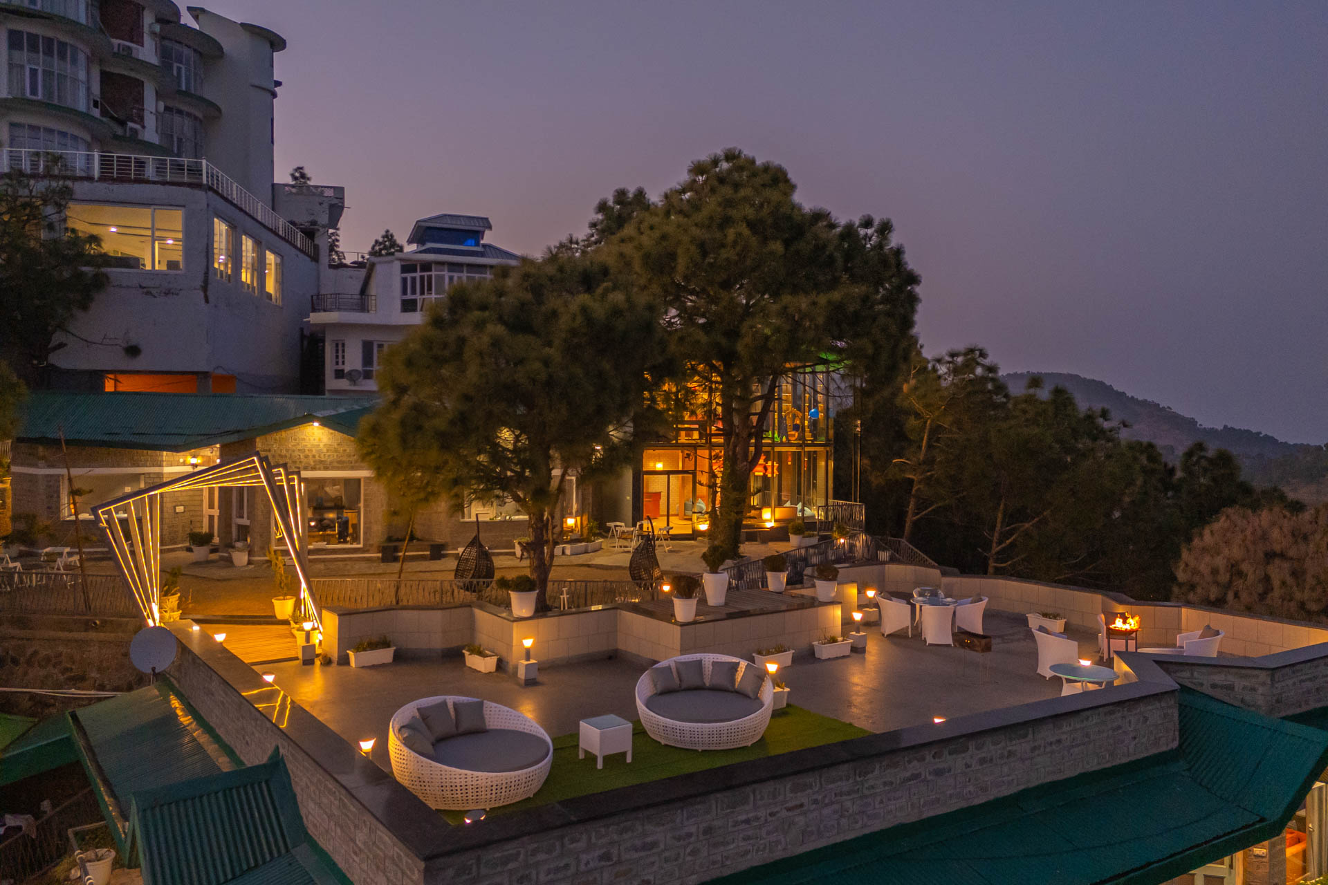 7 Rooms @ Serene w/ Outdoor Bonfire - Image 3