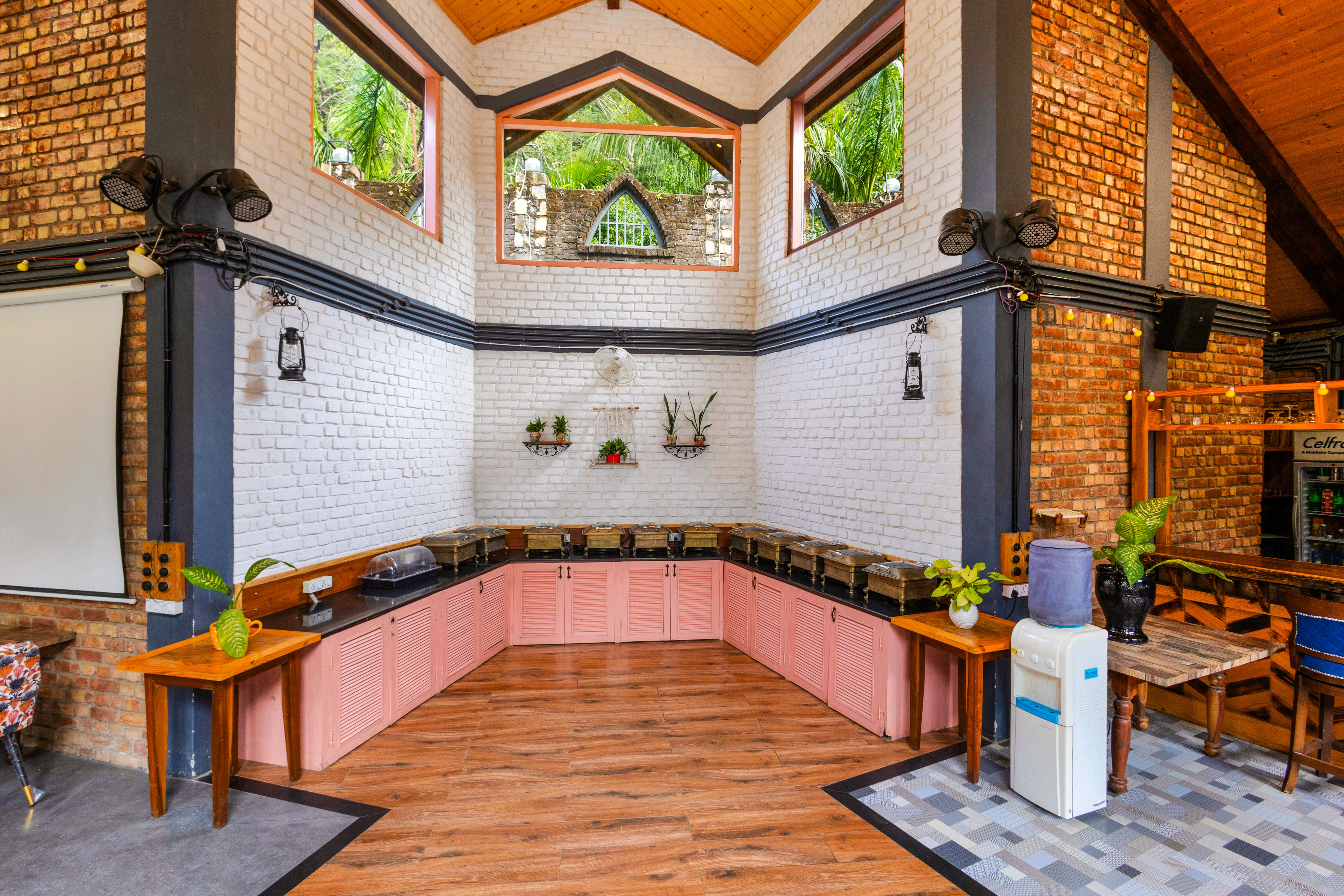 Granny’s Den | 1-BHK Pet-friendly With Bathtub, Shared Pool, Restaurant & Gazebo by the River