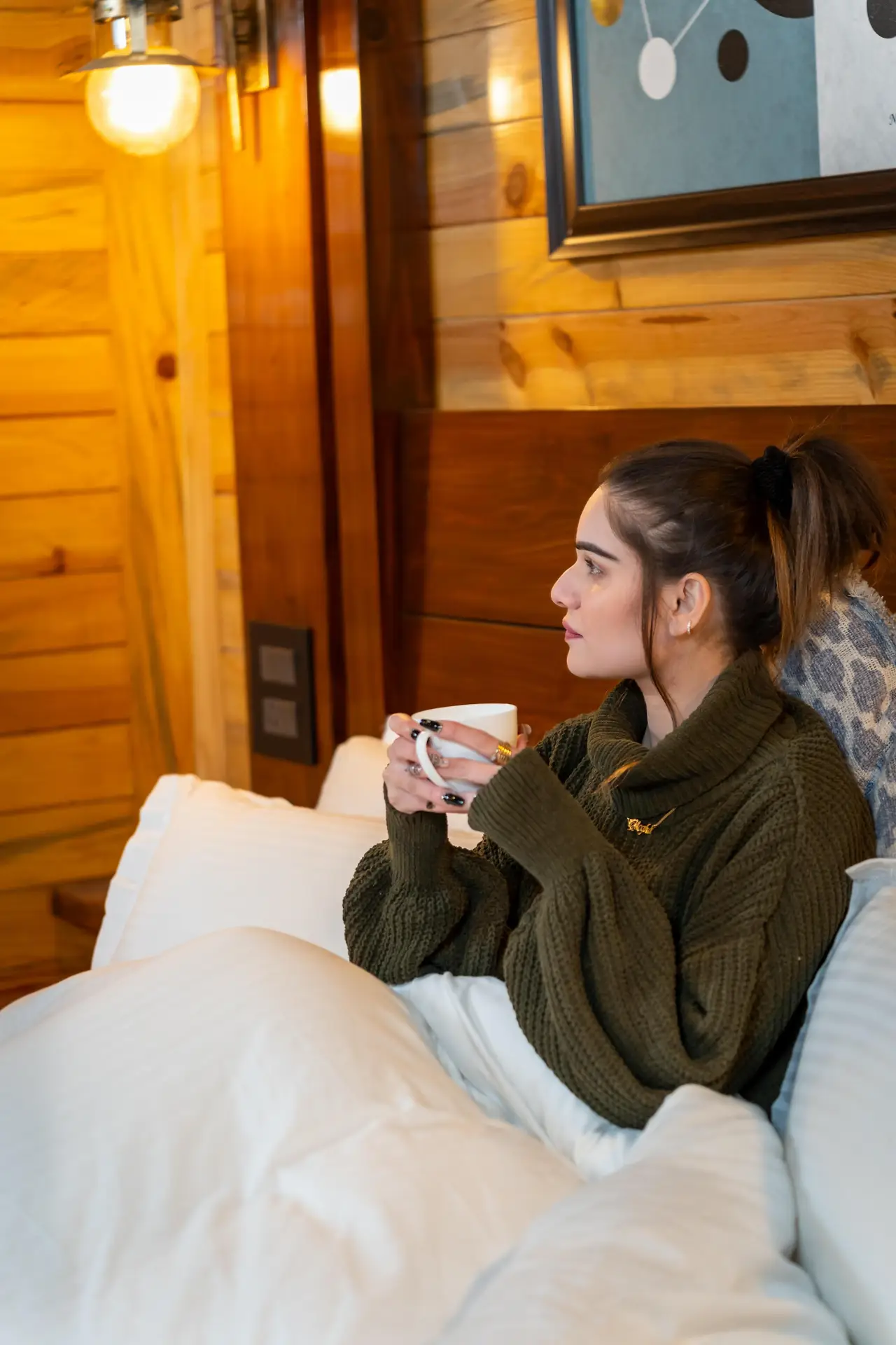 The Kingfisher Treehouse With Jacuzzi - Image 5