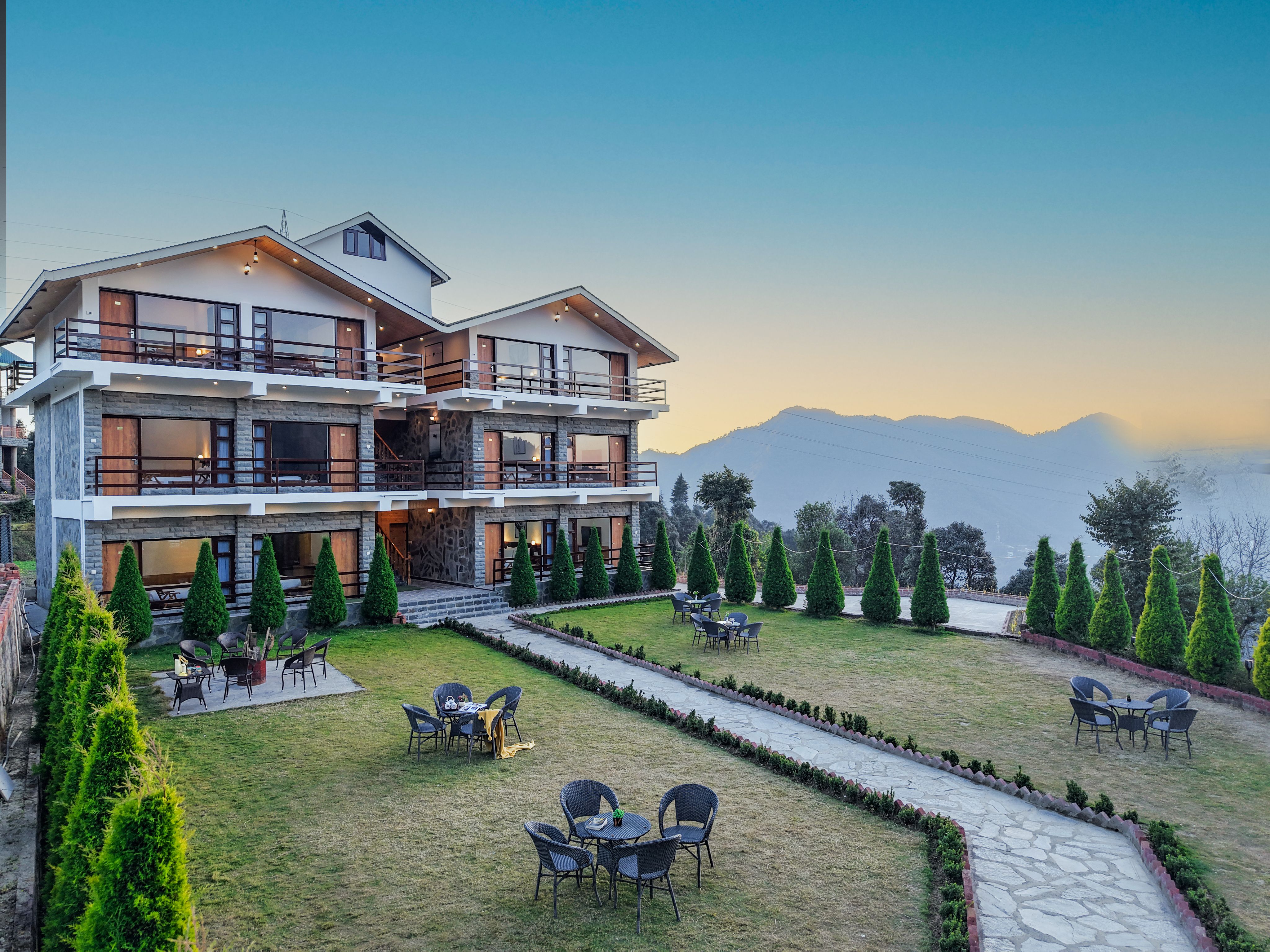 Stone Age | 1-Suite with Restaurant, Reception and Garden - Image 2