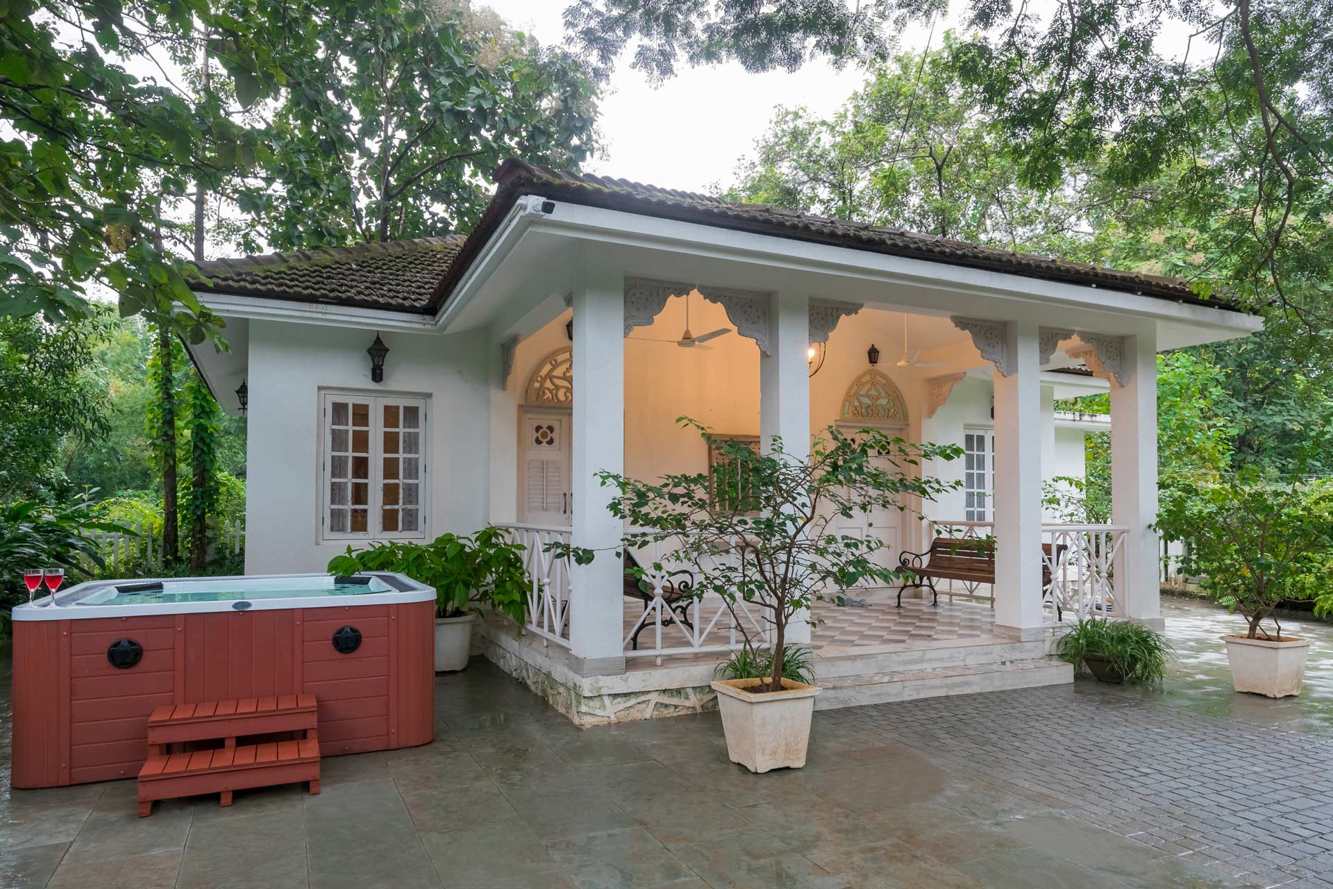 Cosy Cottage - The Inner Temple w/ Jacuzzi - Image 2