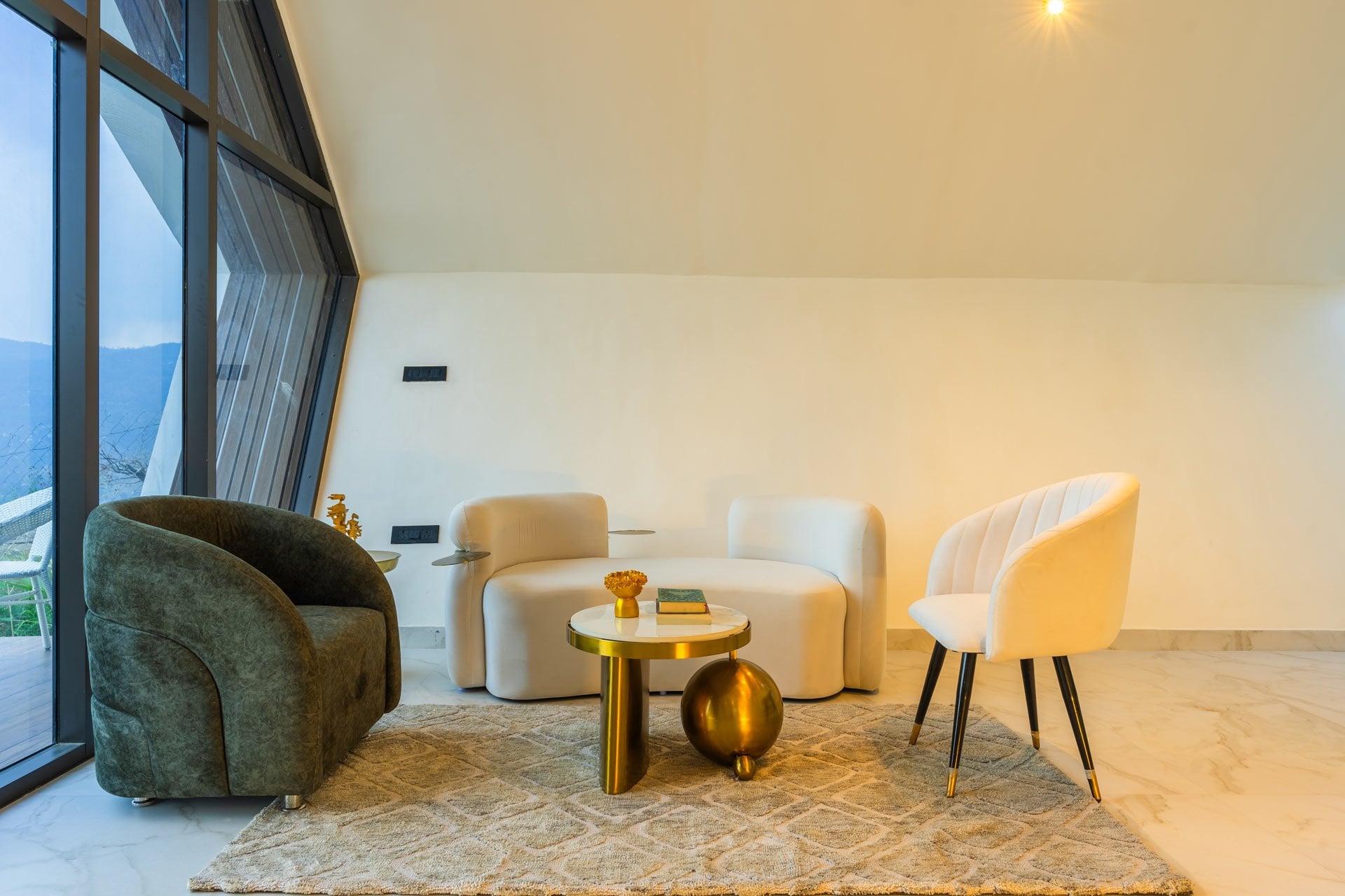 Luna Nova W/ Outdoor Pool - Ranikhet