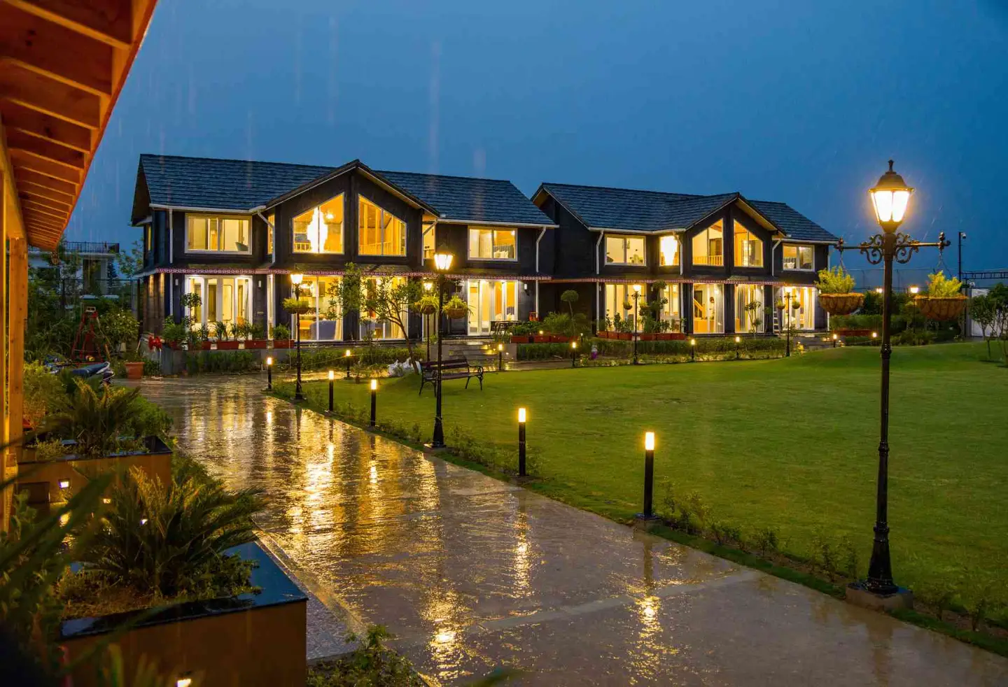 Esh Cottage Birch | Hilltop 4-BHK Retreat with Open-air Jacuzzi, Shared Garden, Pool & Cosy Lounge