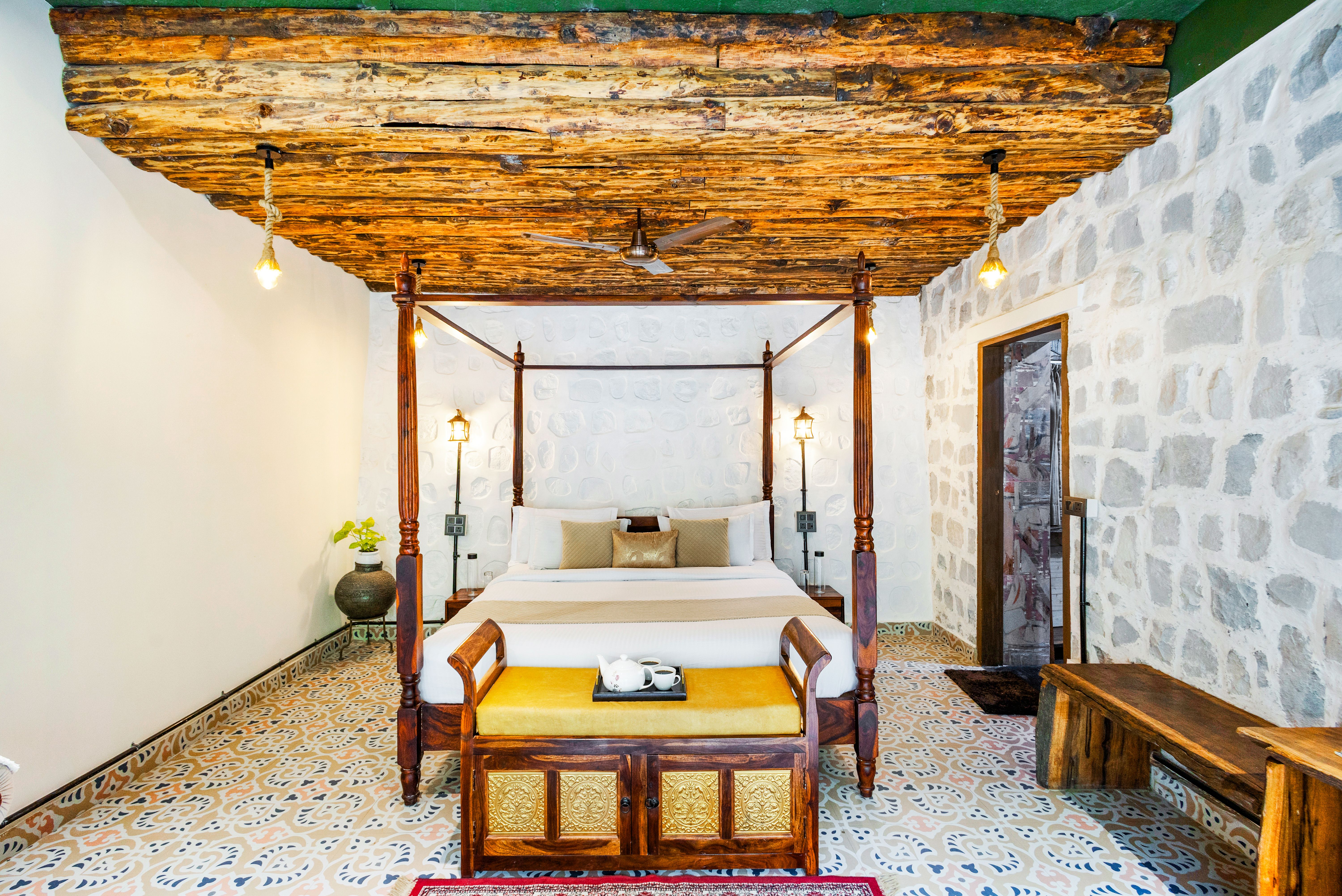 Granny’s Den | 1- Pet-friendly Suite With Jacuzzi, Shared Pool, Restaurant & Gazebo by the River