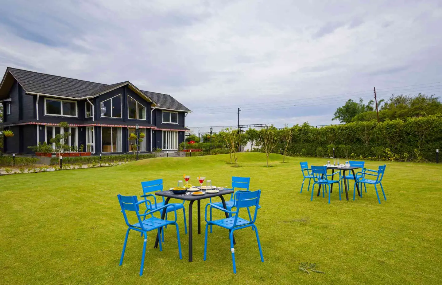 Esh Cottage Birch | Hilltop 4-BHK Retreat with Open-air Jacuzzi, Shared Garden, Pool & Cosy Lounge