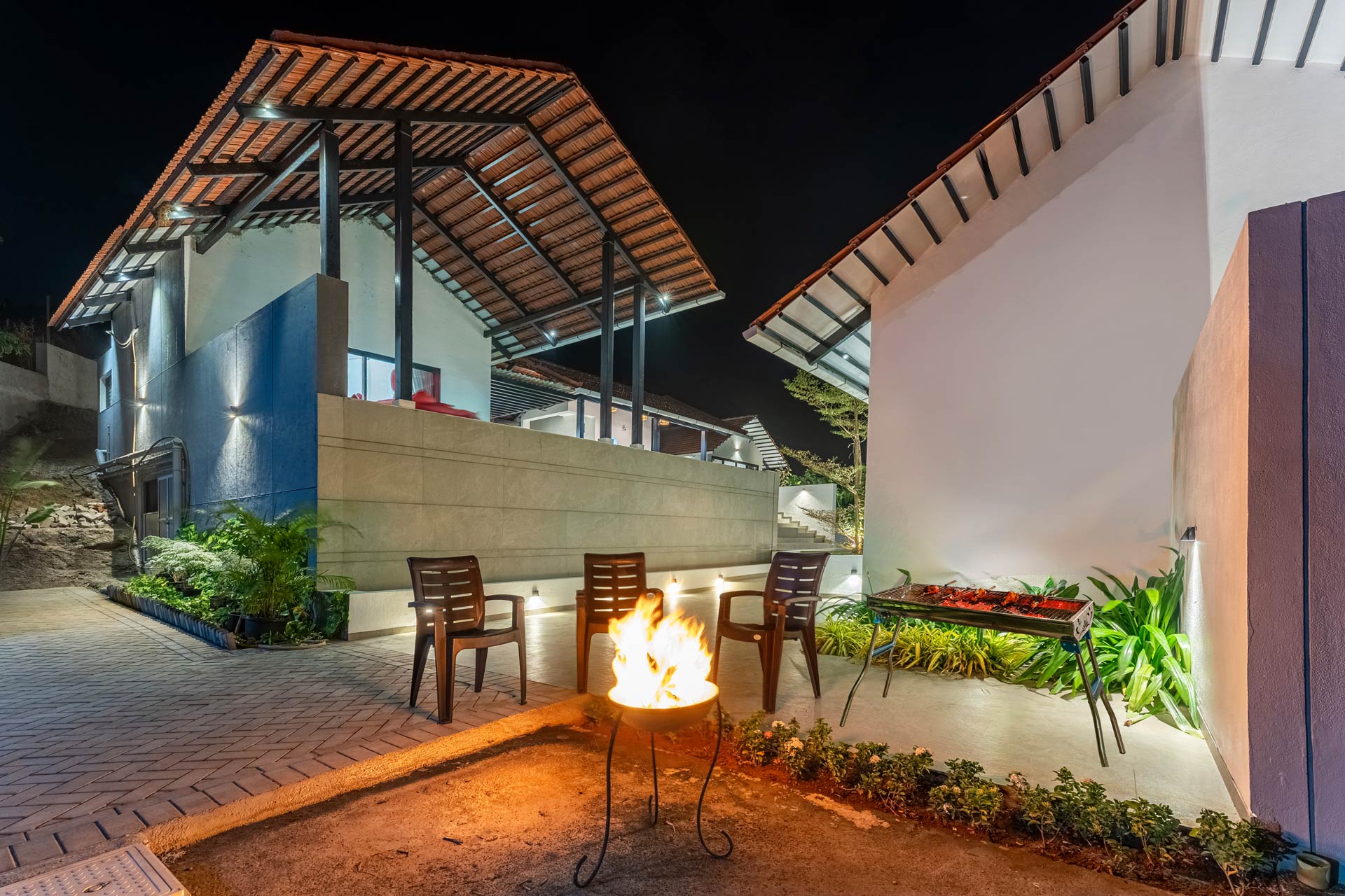 Ekan - A Sundowner - Image 5