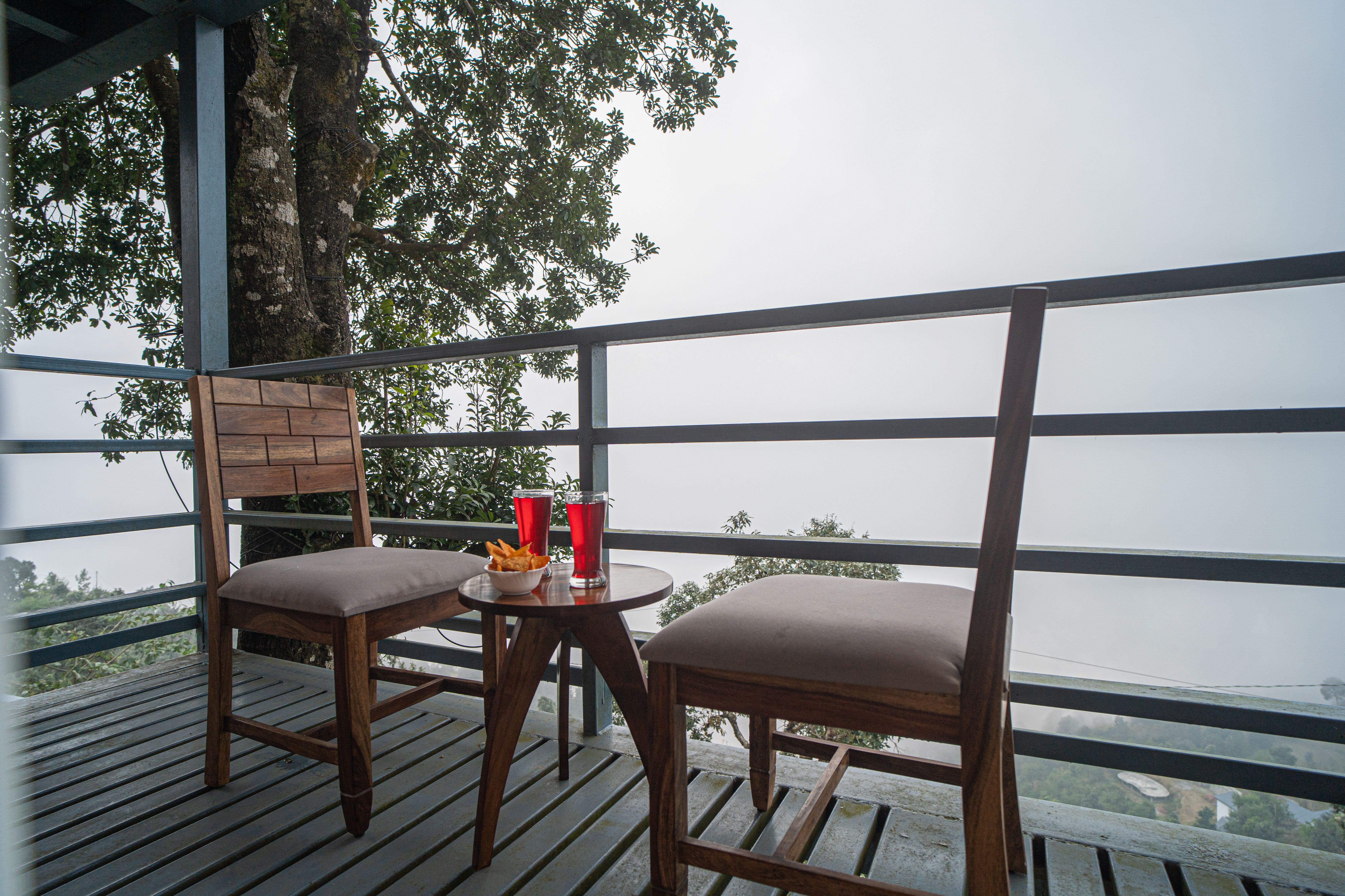 The Urban Escape Harmony | Hillside Duplex Family Cottage With Views Near Trekking points - Image 3