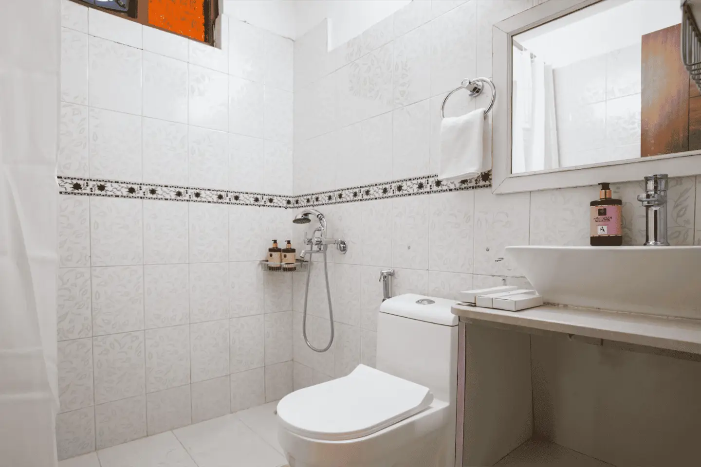 Sukhmani Cottage | 5-BHK Hilltop Hideaway With Garden, Terrace & Scenic Views