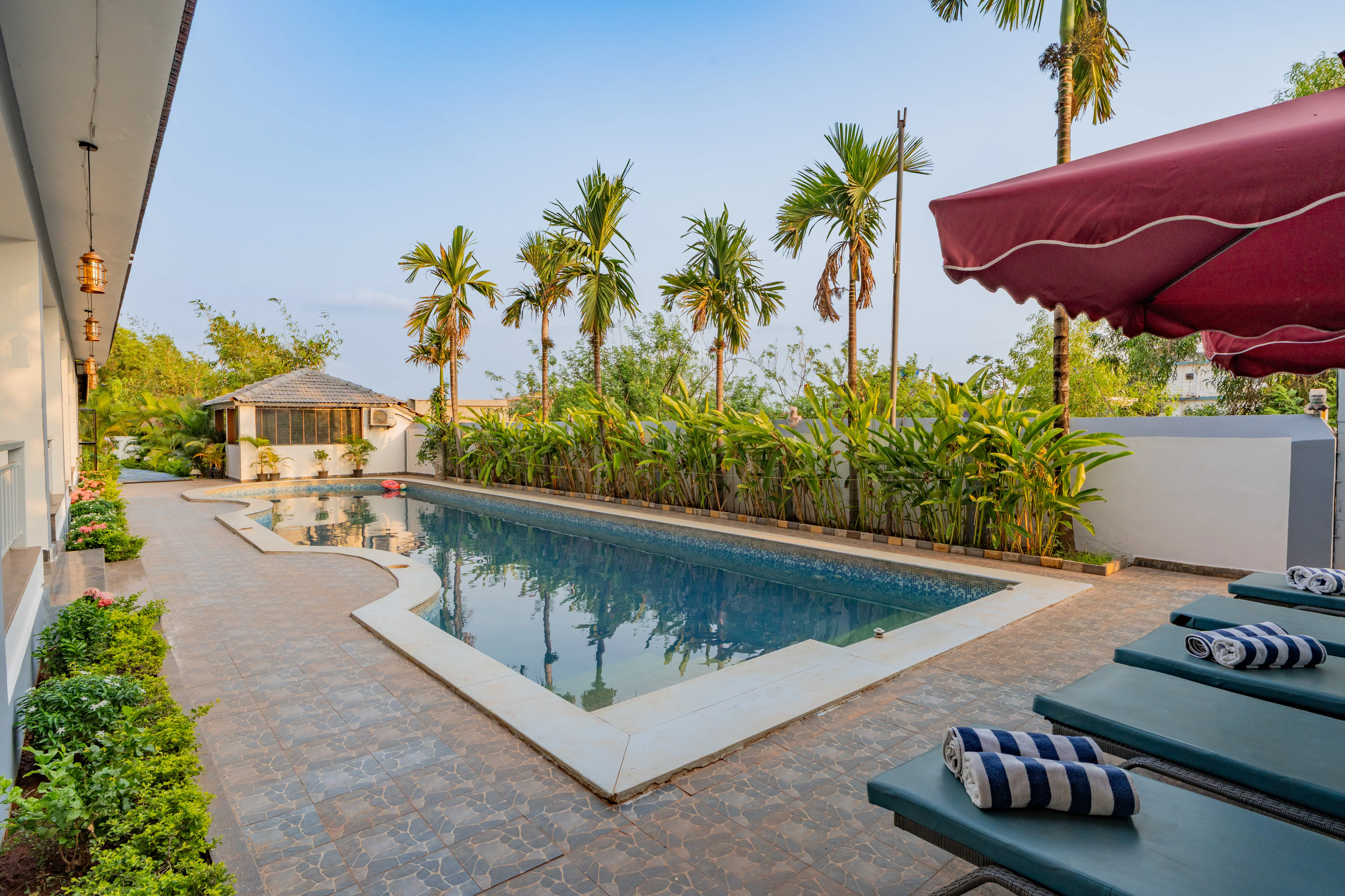 Gracias Seaora | Pet-friendly Retreat With Bathtub, Common Pool, & Restro, Close to Ashwem Beach