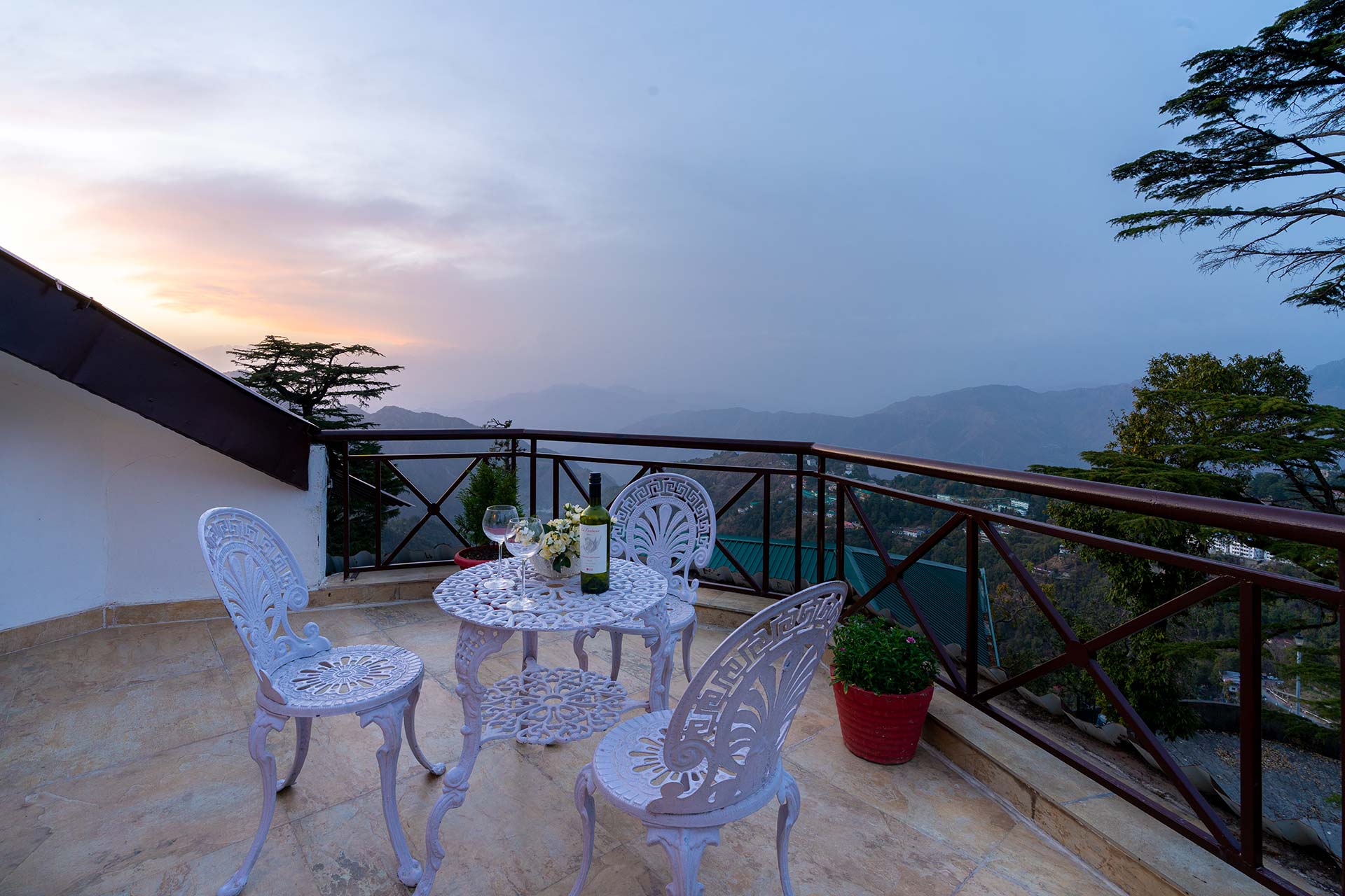 Cottage in the Clouds - Image 2