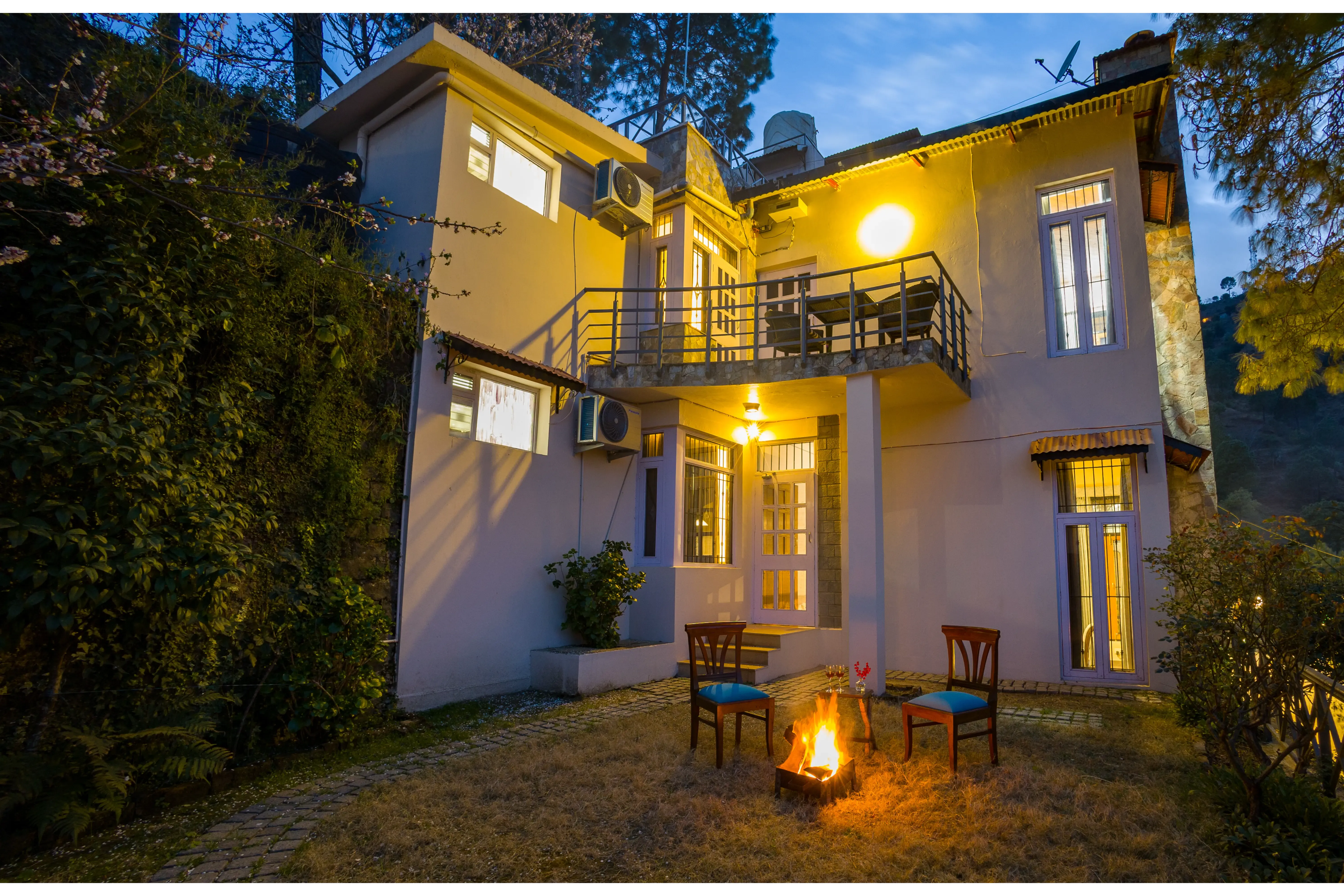 Mehar Villa | 3-BHK Hillside Retreat With Garden & Scenic Views - Image 2