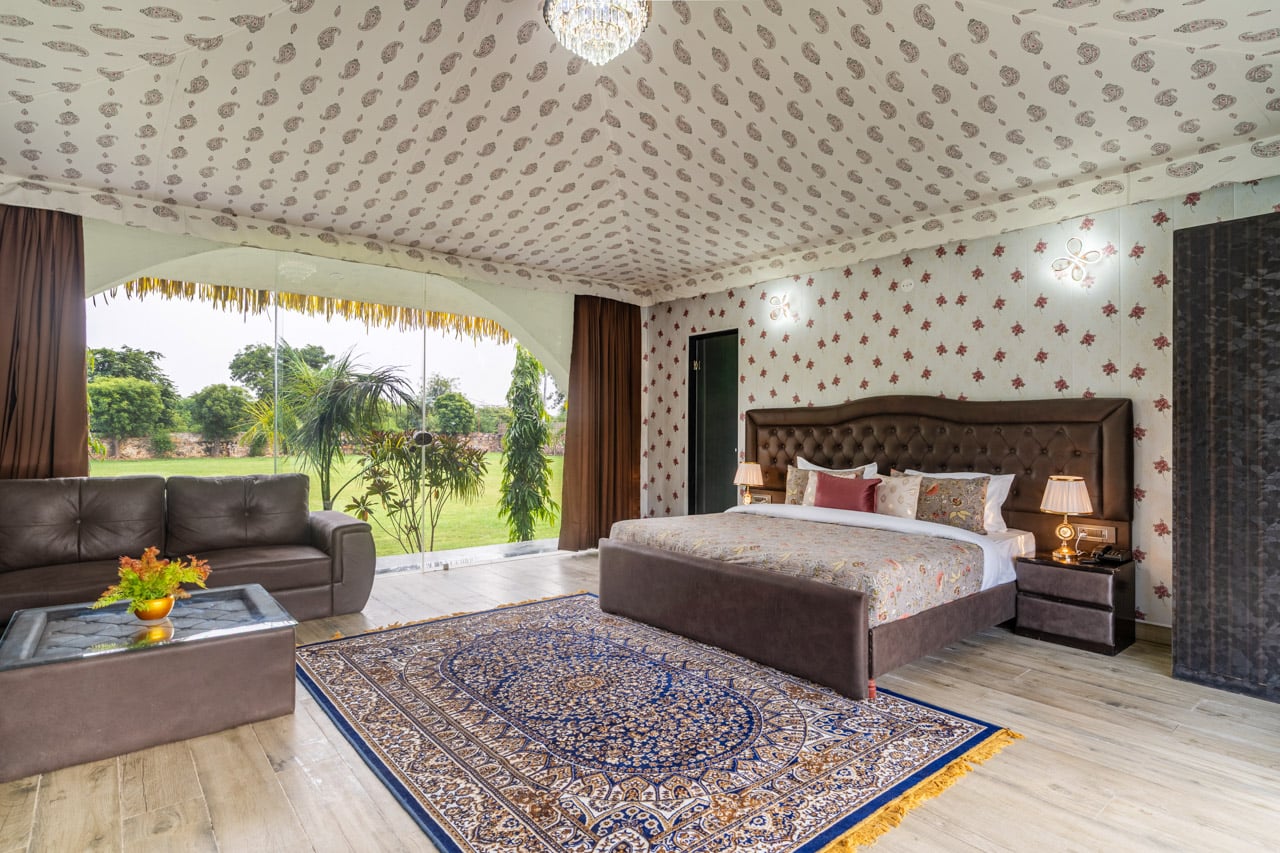 Hazel @ Rissaca Crown