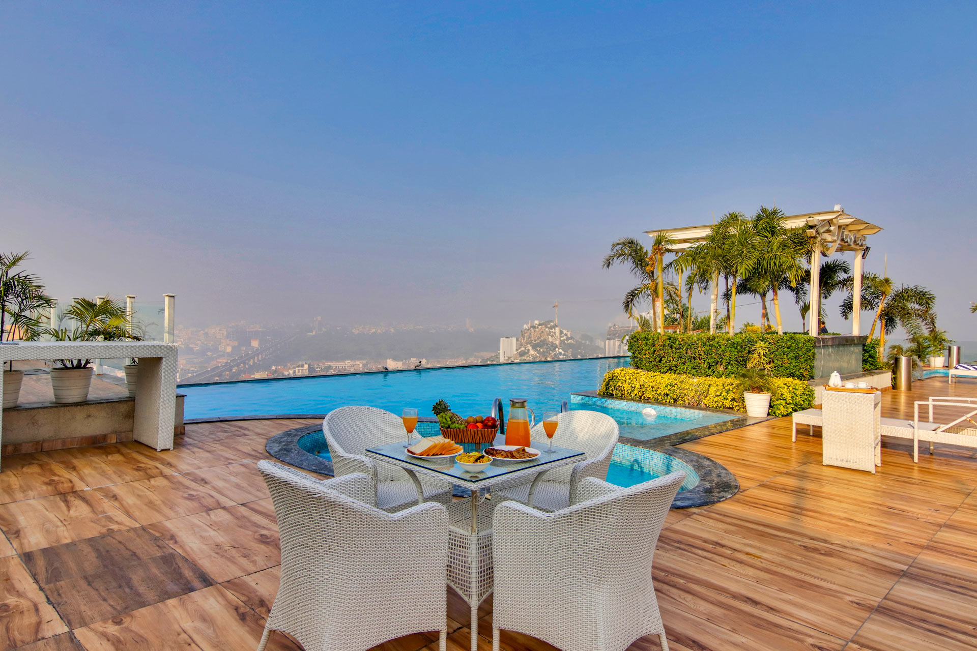 Amber @ Skyline Studio Apartments - Image 3