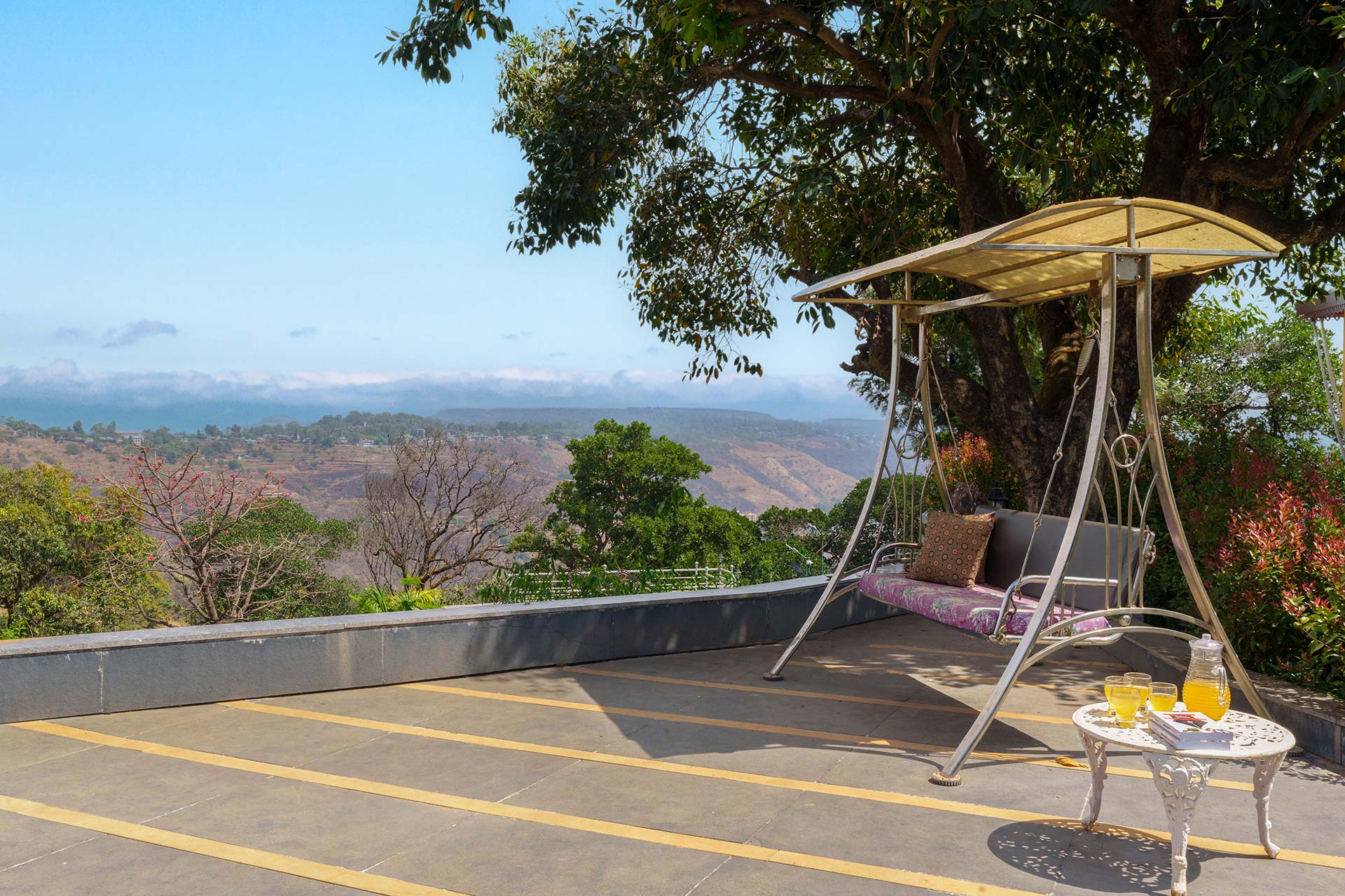 Lawn House @ Sula Wada