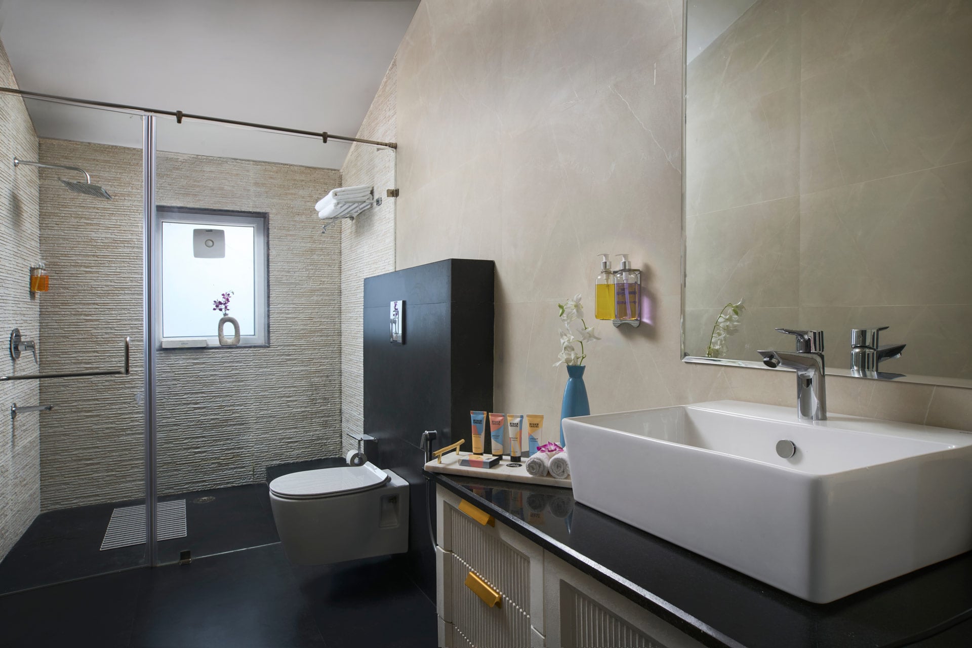 Tarika’s Earth Villa