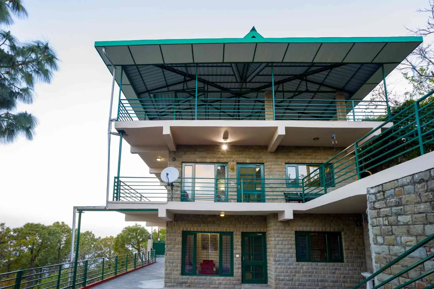 Pine View Cottage | Serene 3-BHK Himalayan Retreat with Scenic Sit-Out Areas