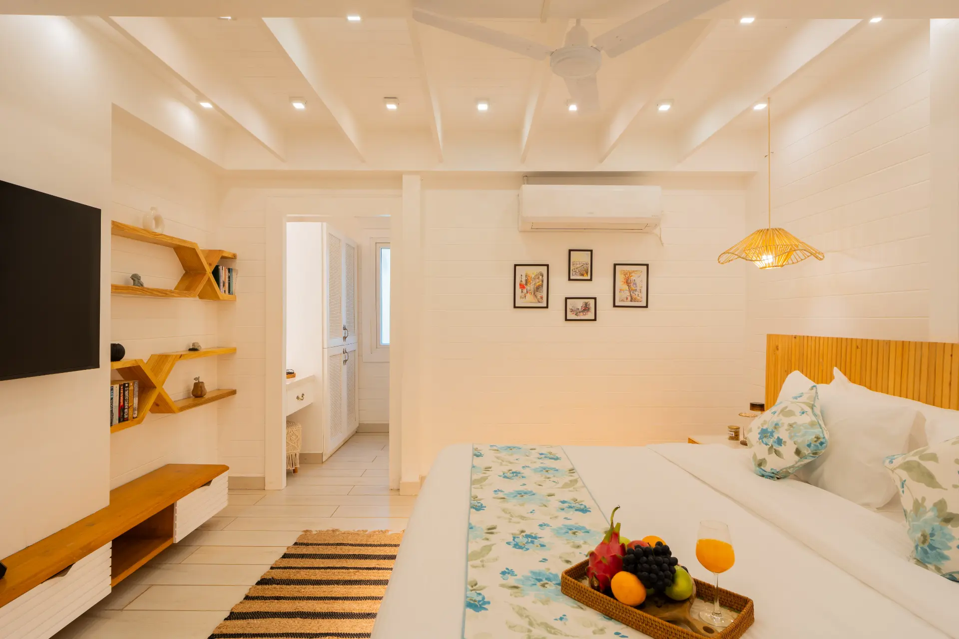 House of Neptune | 3-BHK Retreat with Gazebo & Bar | 10 mtrs from Ashwem Beach