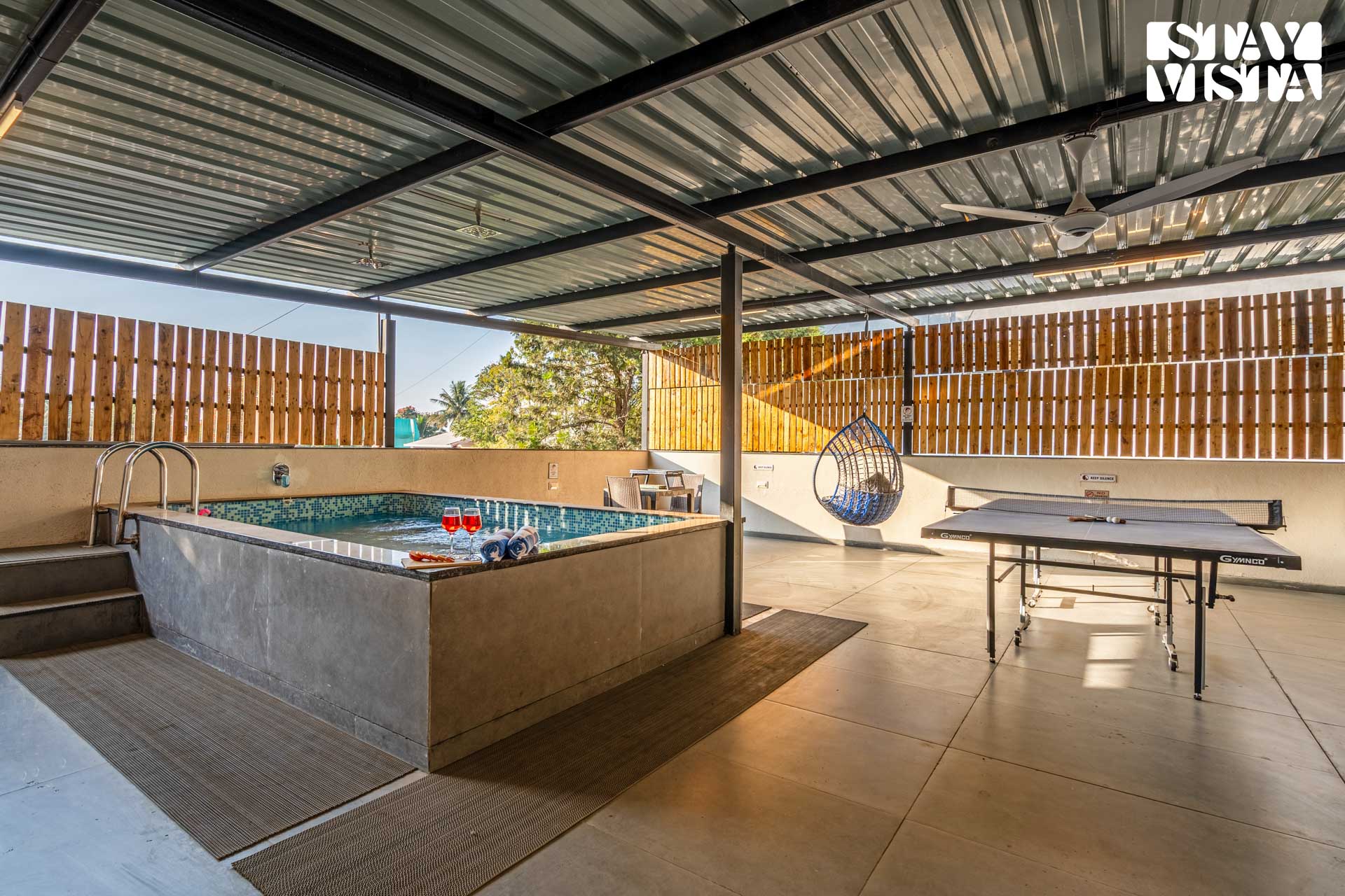 Deluxe @ Serenity Skies Apartment - Image 2