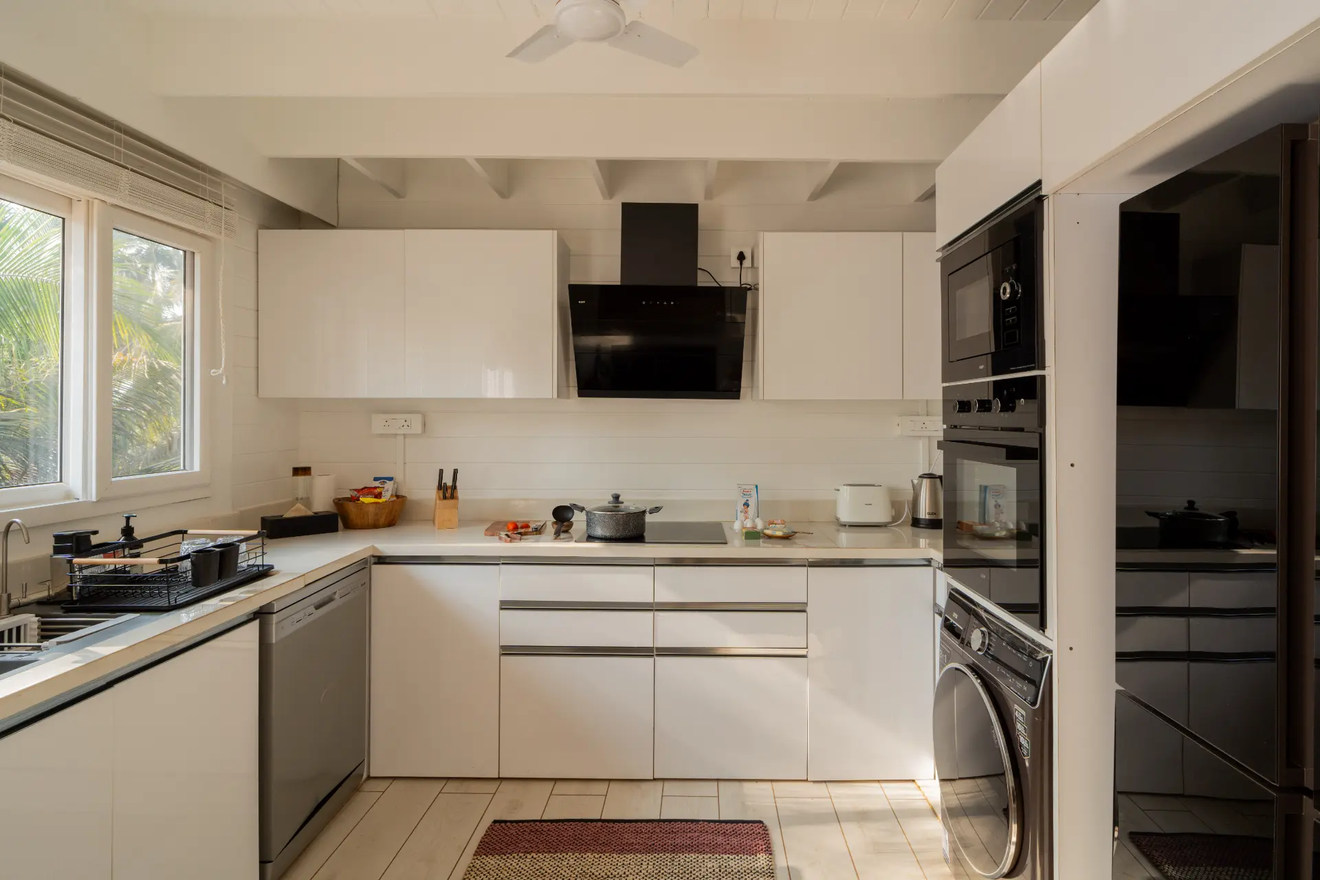 House of Neptune | 3-BHK Retreat with Gazebo & Bar | 10 mtrs from Ashwem Beach