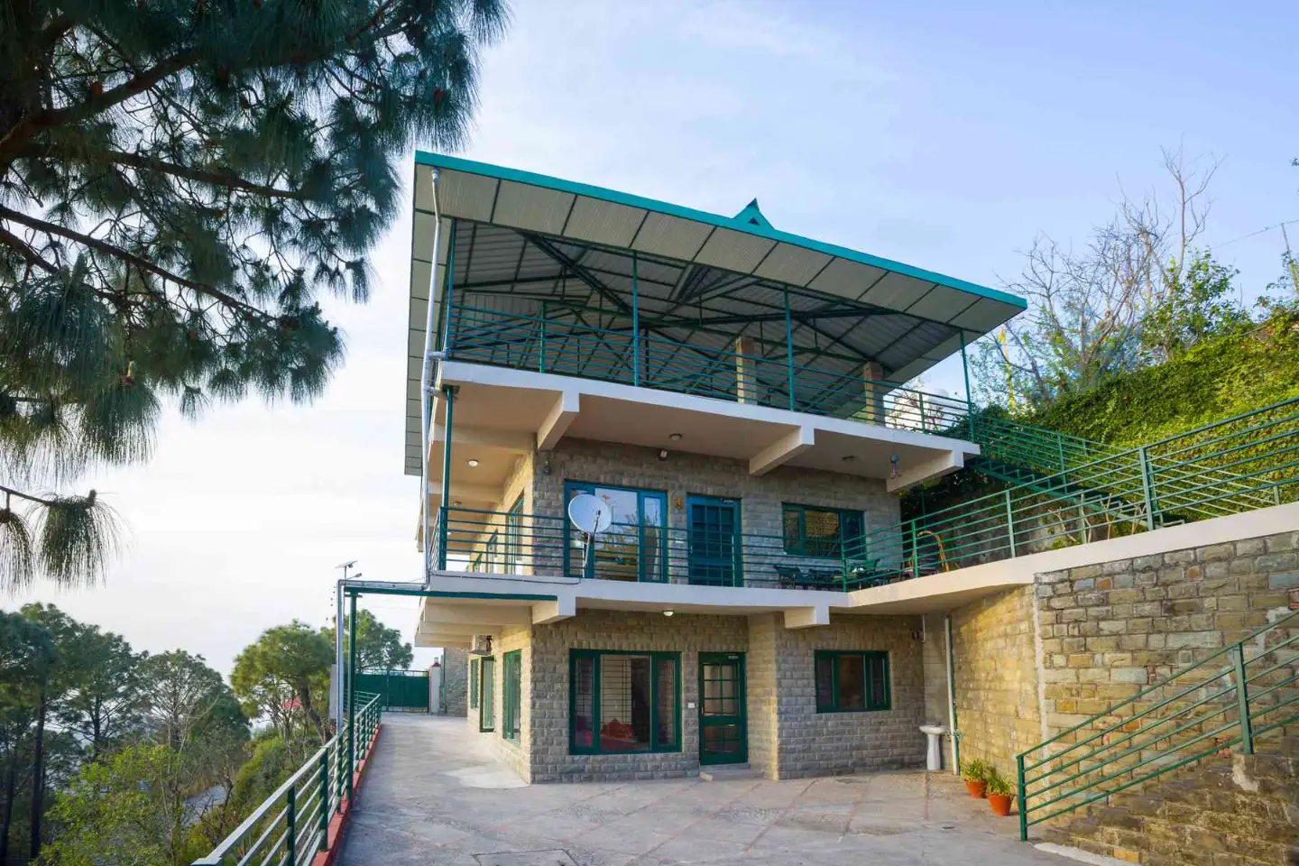 Pine View Cottage | Serene 3-BHK Himalayan Retreat with Scenic Sit-Out Areas