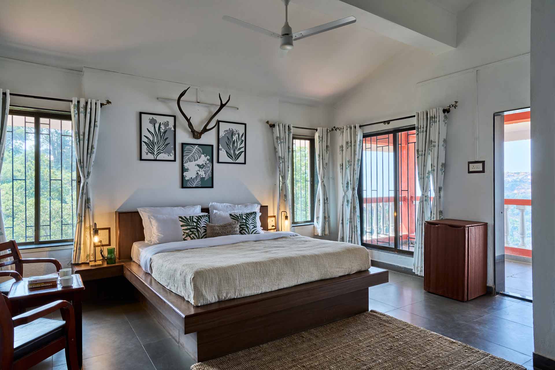 Cliffhanger Solitude - Gaganbawada