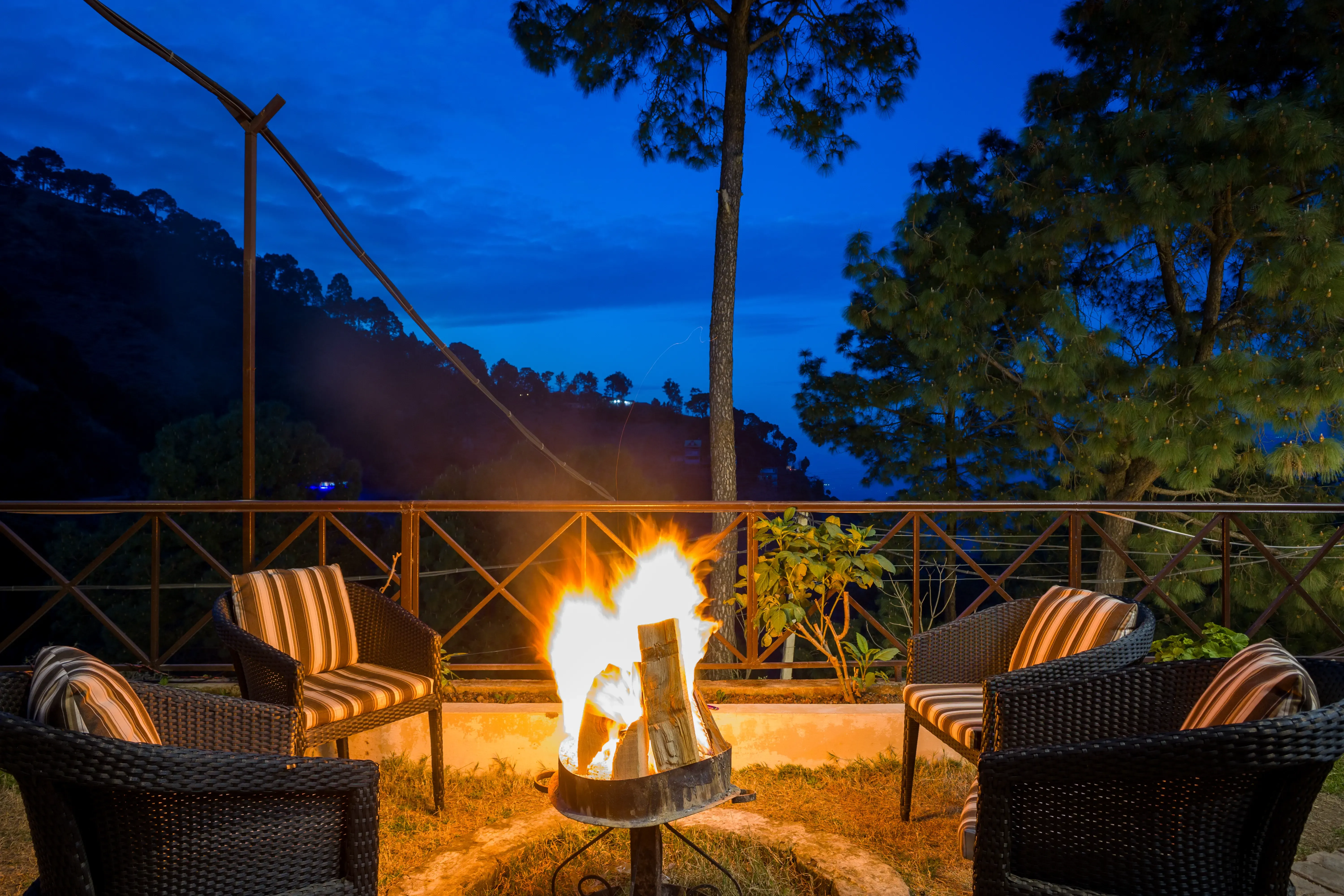 Captain’s Nest | 3-BHK Hilltop Hideaway With Garden & Scenic Views - Image 5